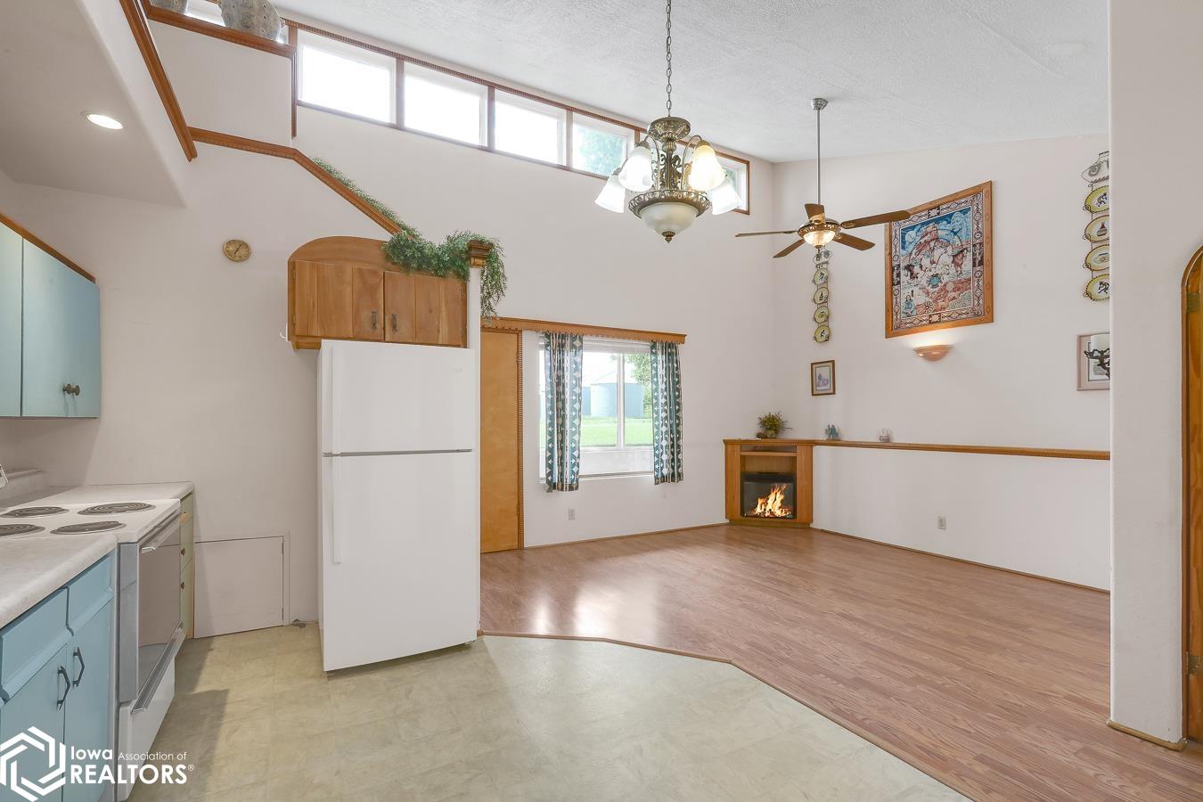 2403 Picard Drive, Tracy, Iowa image 4