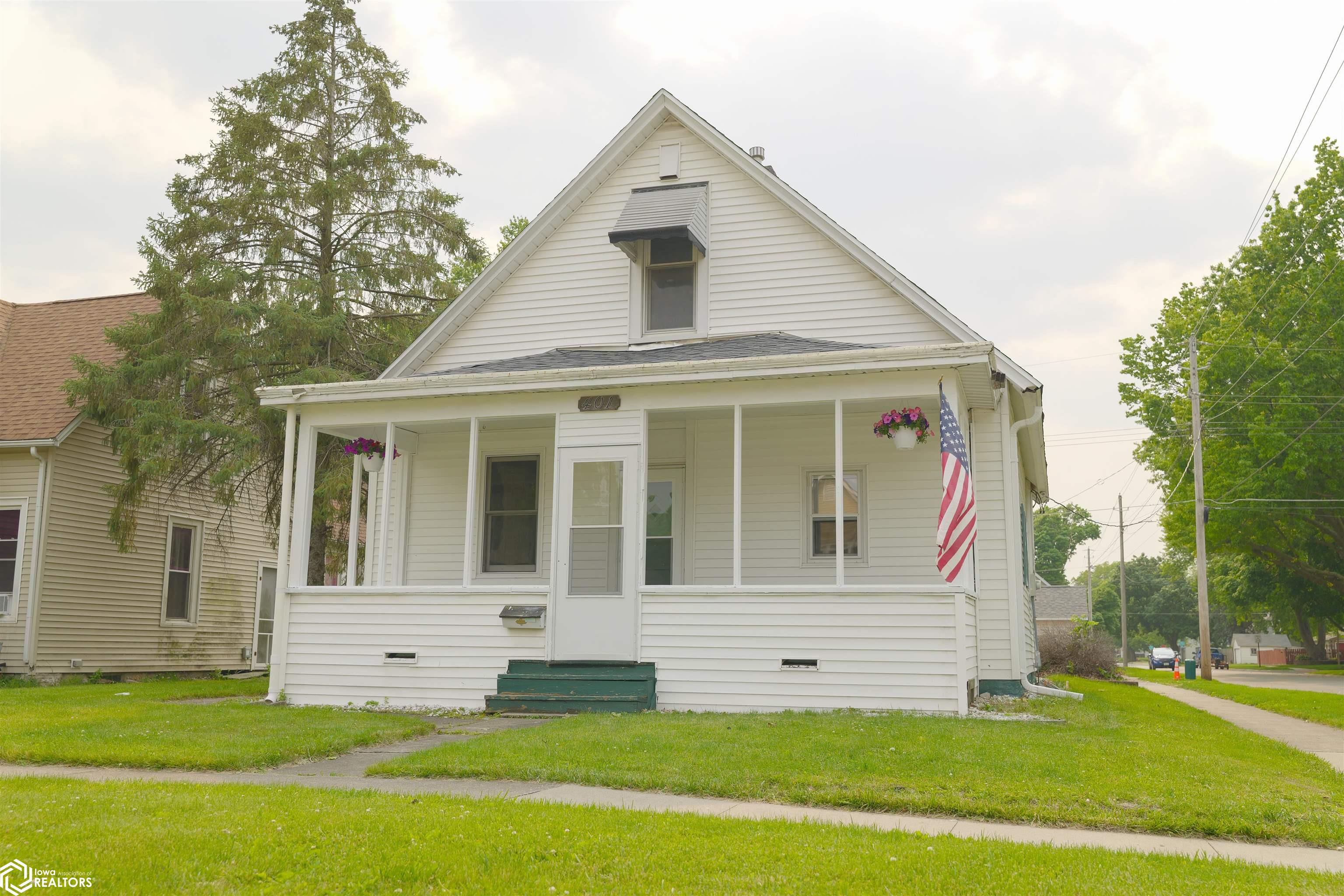 401 Broadway Street, West Burlington, Iowa image 1