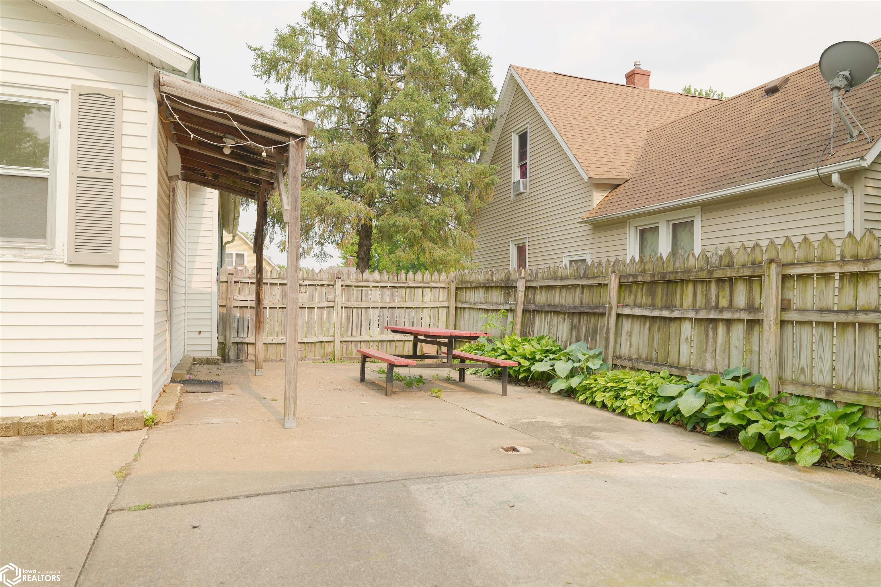 401 Broadway Street, West Burlington, Iowa image 11