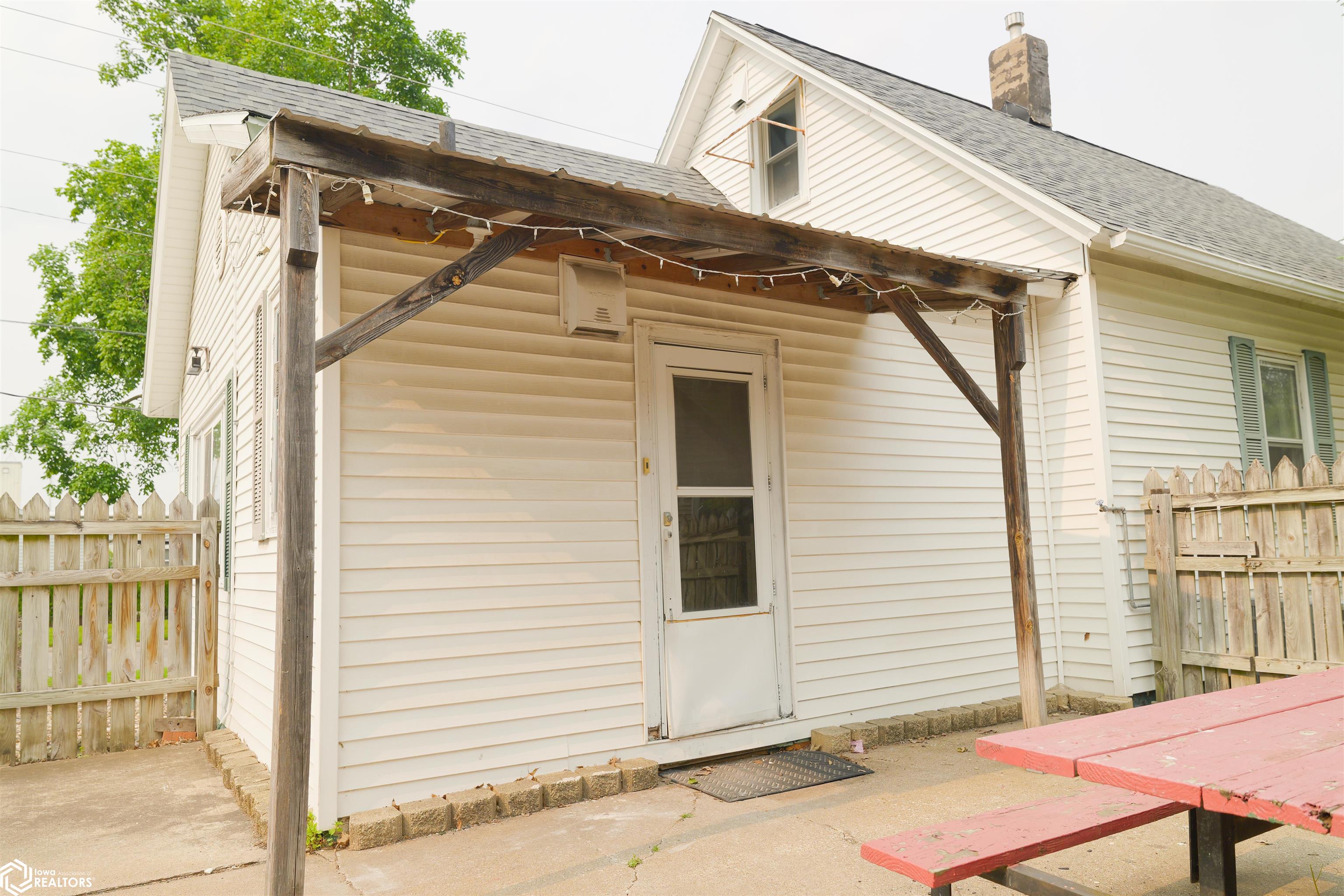 401 Broadway Street, West Burlington, Iowa image 12