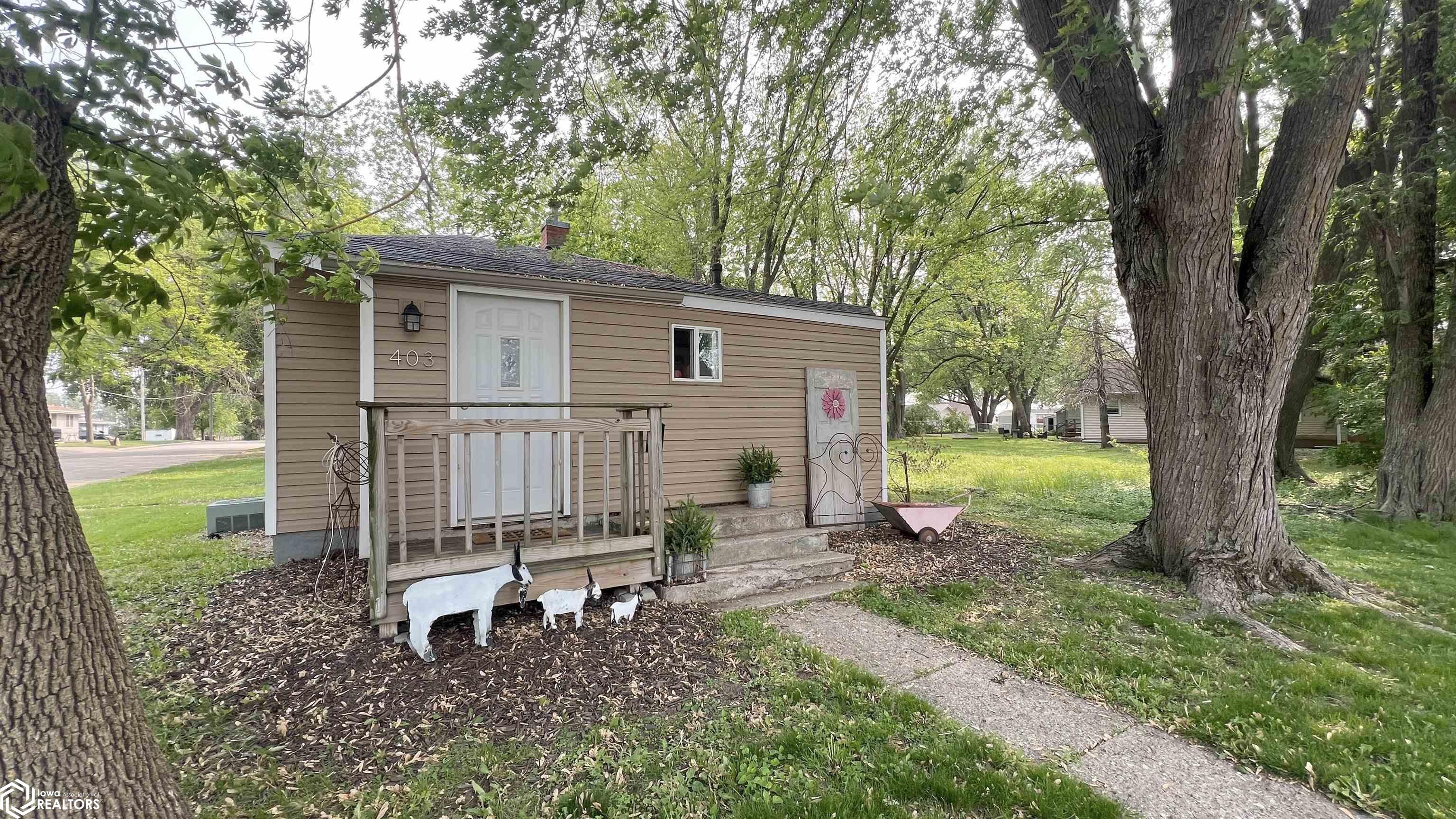 403 28th Street, Mason City, Iowa image 1