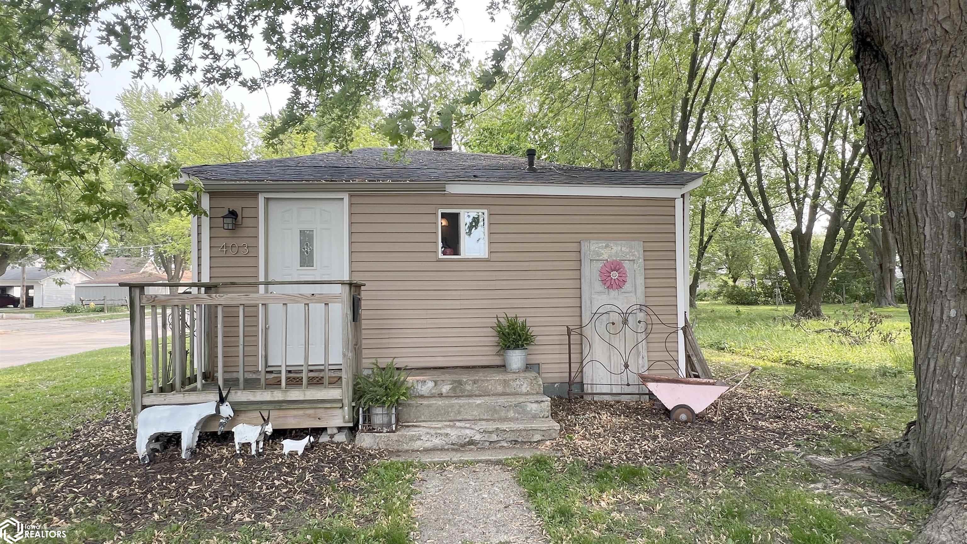 403 28th Street, Mason City, Iowa image 2