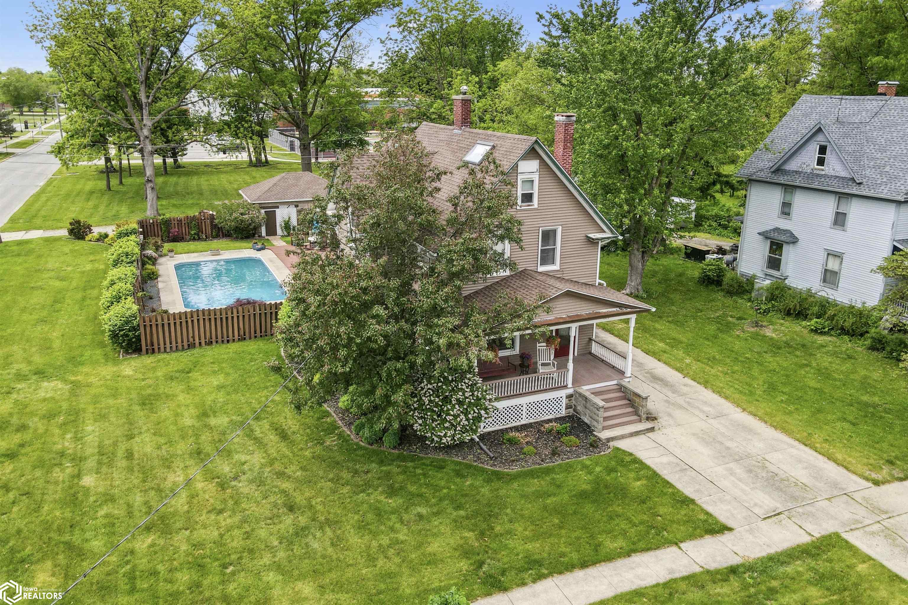 1503 Elm Street, Grinnell, Iowa image 1