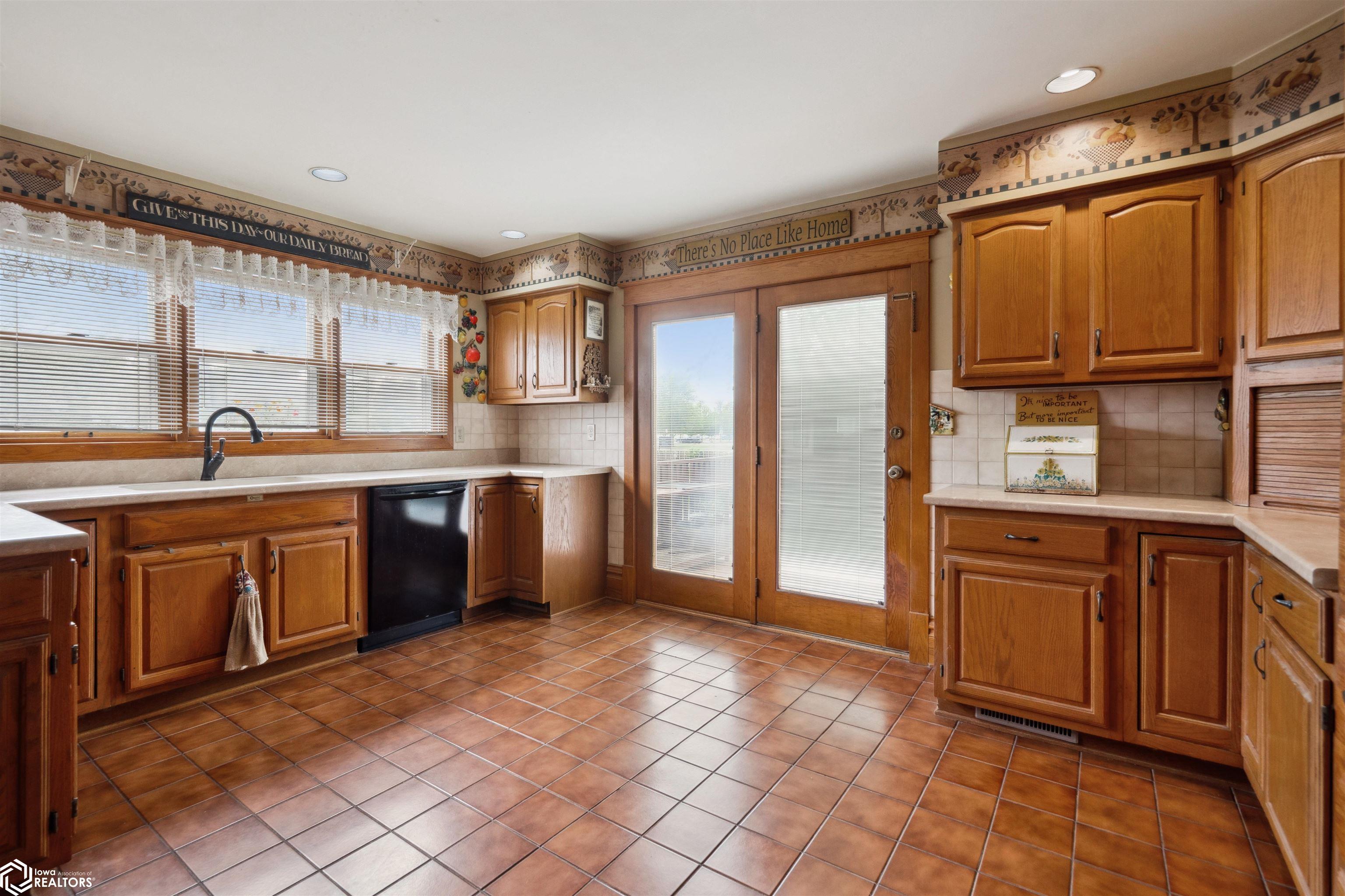 1503 Elm Street, Grinnell, Iowa image 16