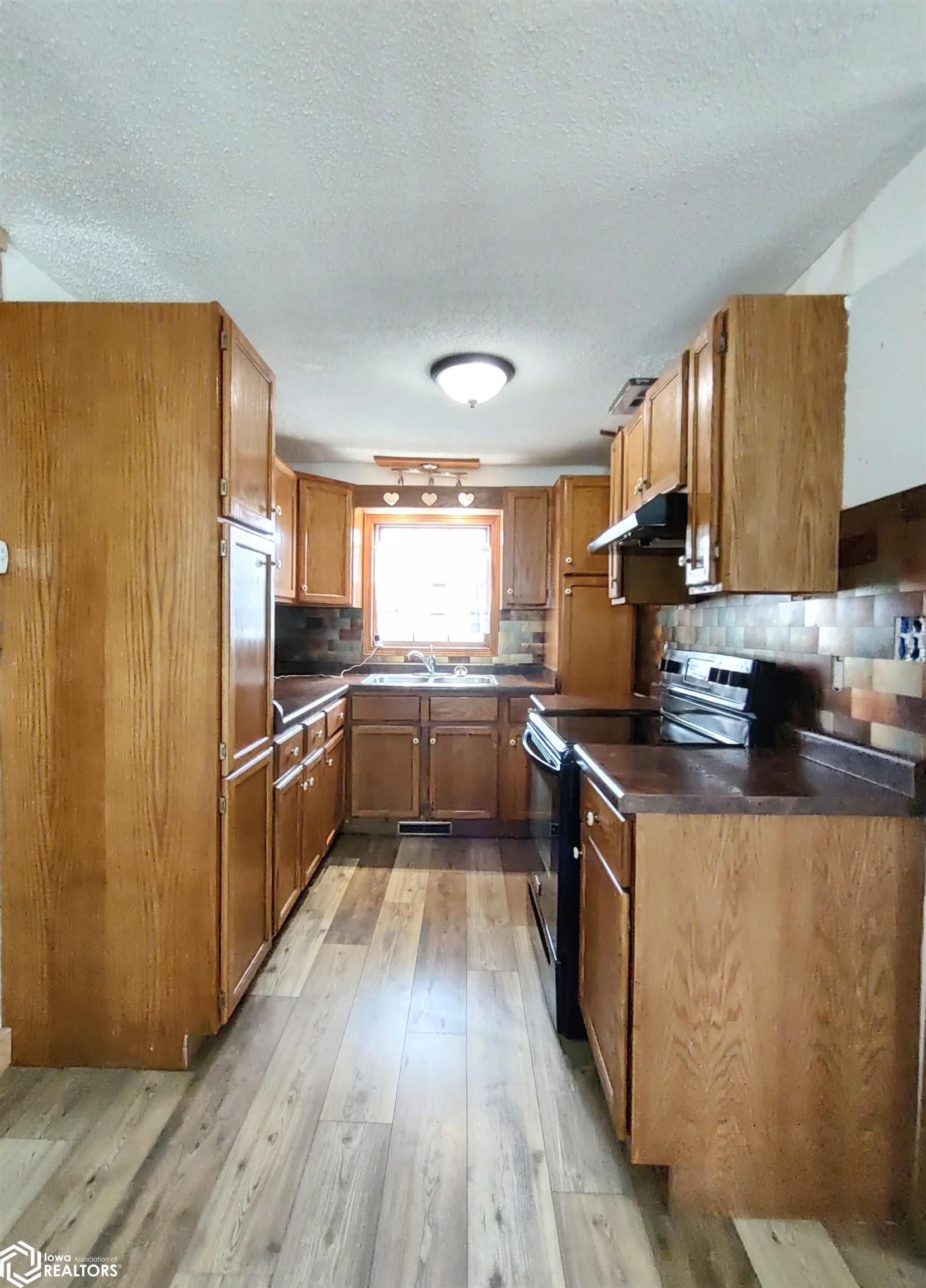405 Johnson Street, Garwin, Iowa image 12