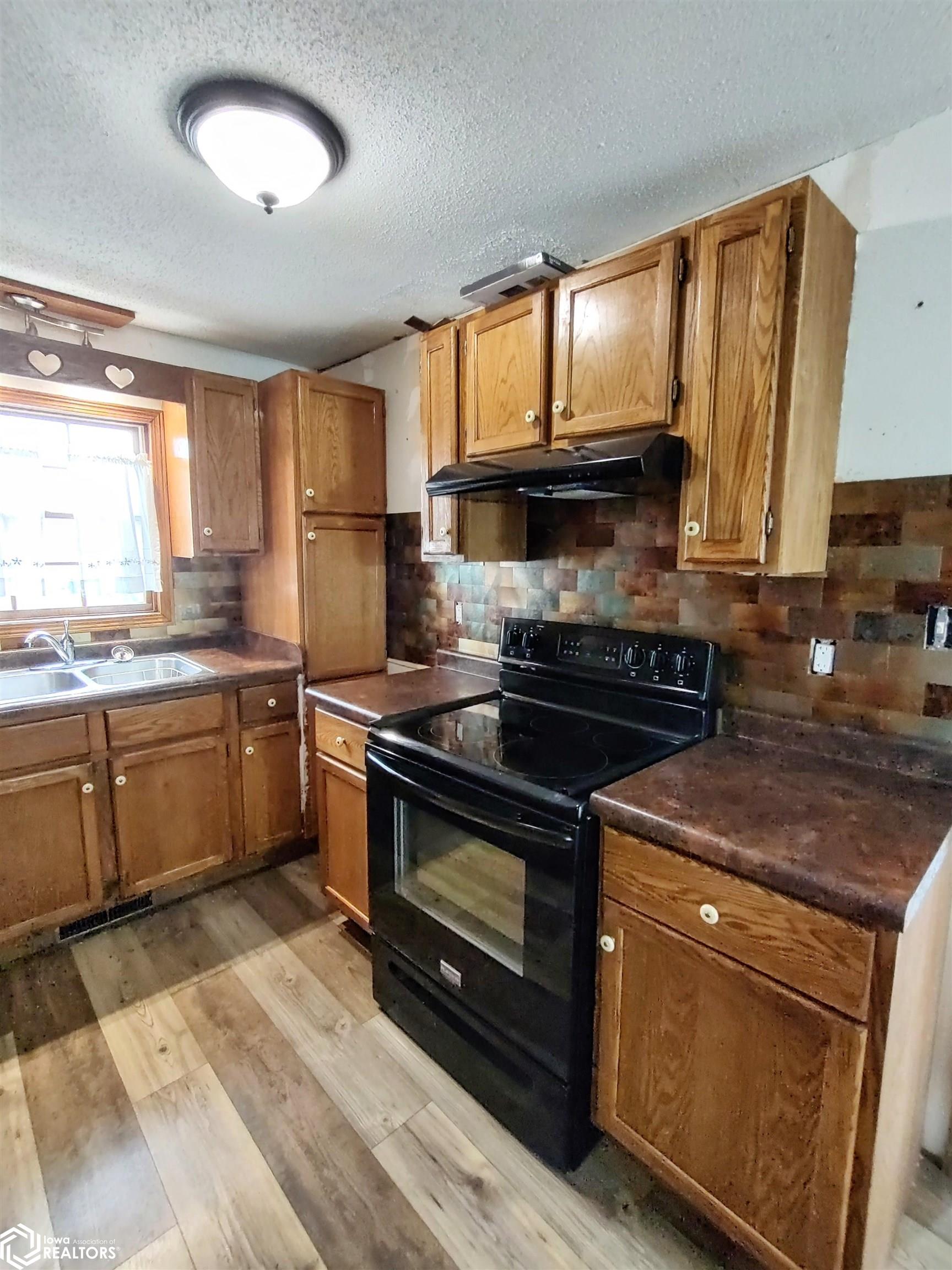 405 Johnson Street, Garwin, Iowa image 13