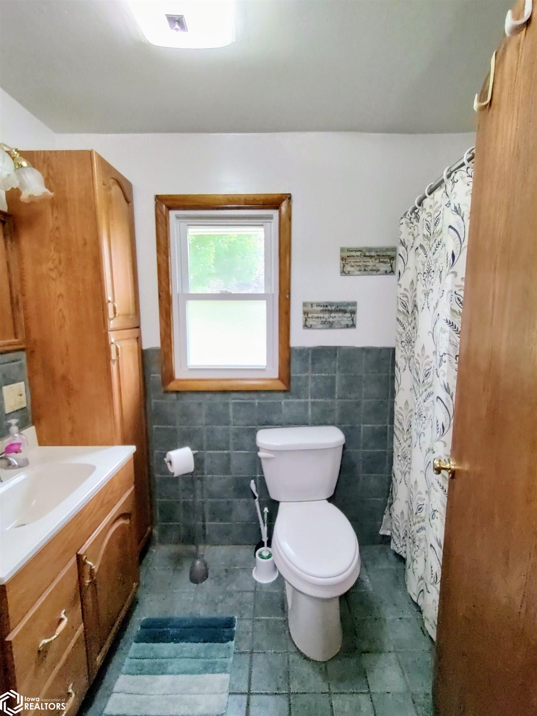 405 Johnson Street, Garwin, Iowa image 16
