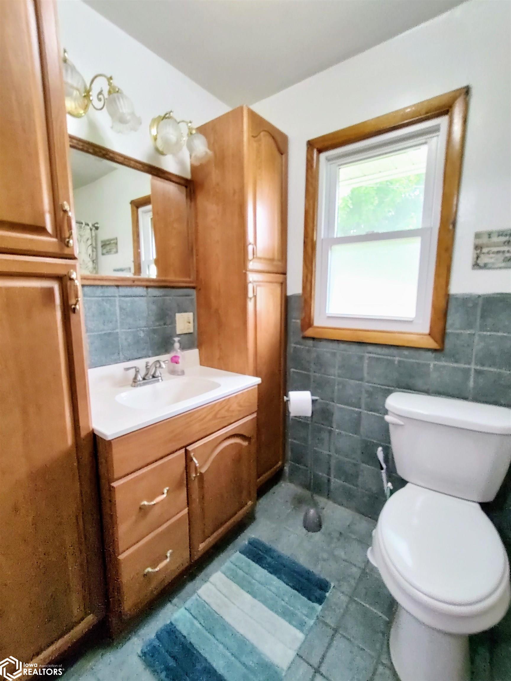 405 Johnson Street, Garwin, Iowa image 17