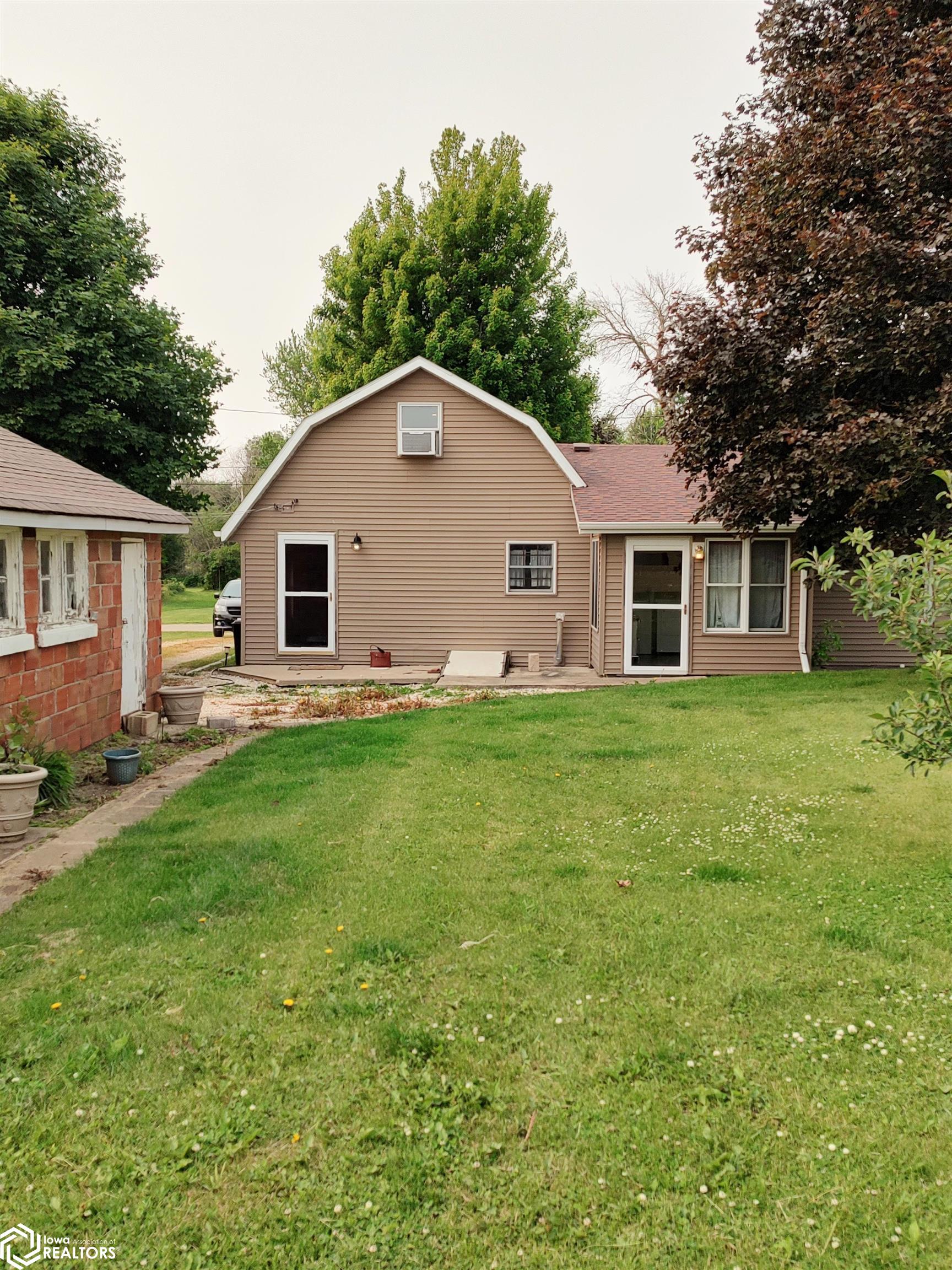 405 Johnson Street, Garwin, Iowa image 4