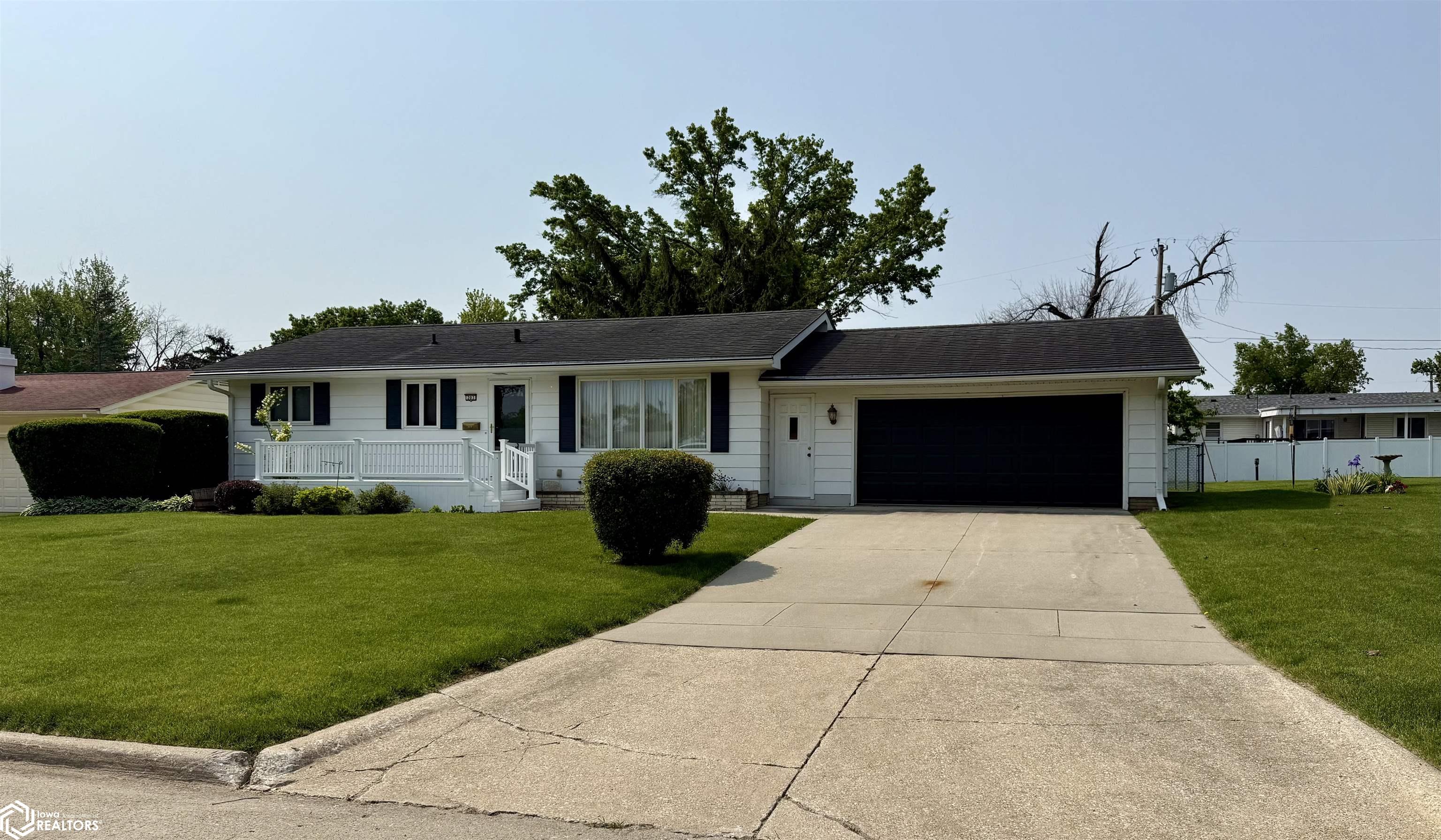 203 Rainbow Drive, Marshalltown, Iowa image 1