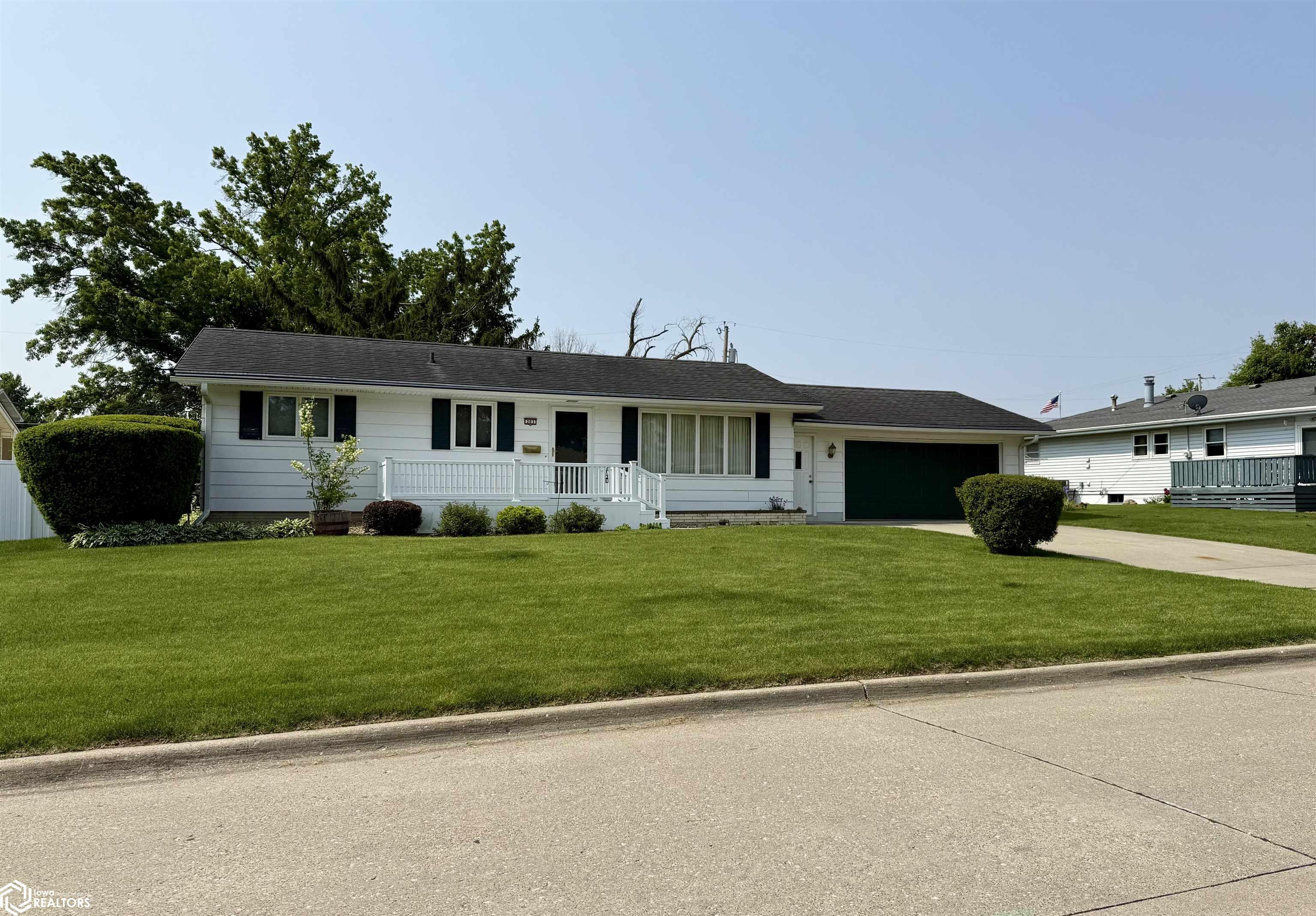 203 Rainbow Drive, Marshalltown, Iowa image 2