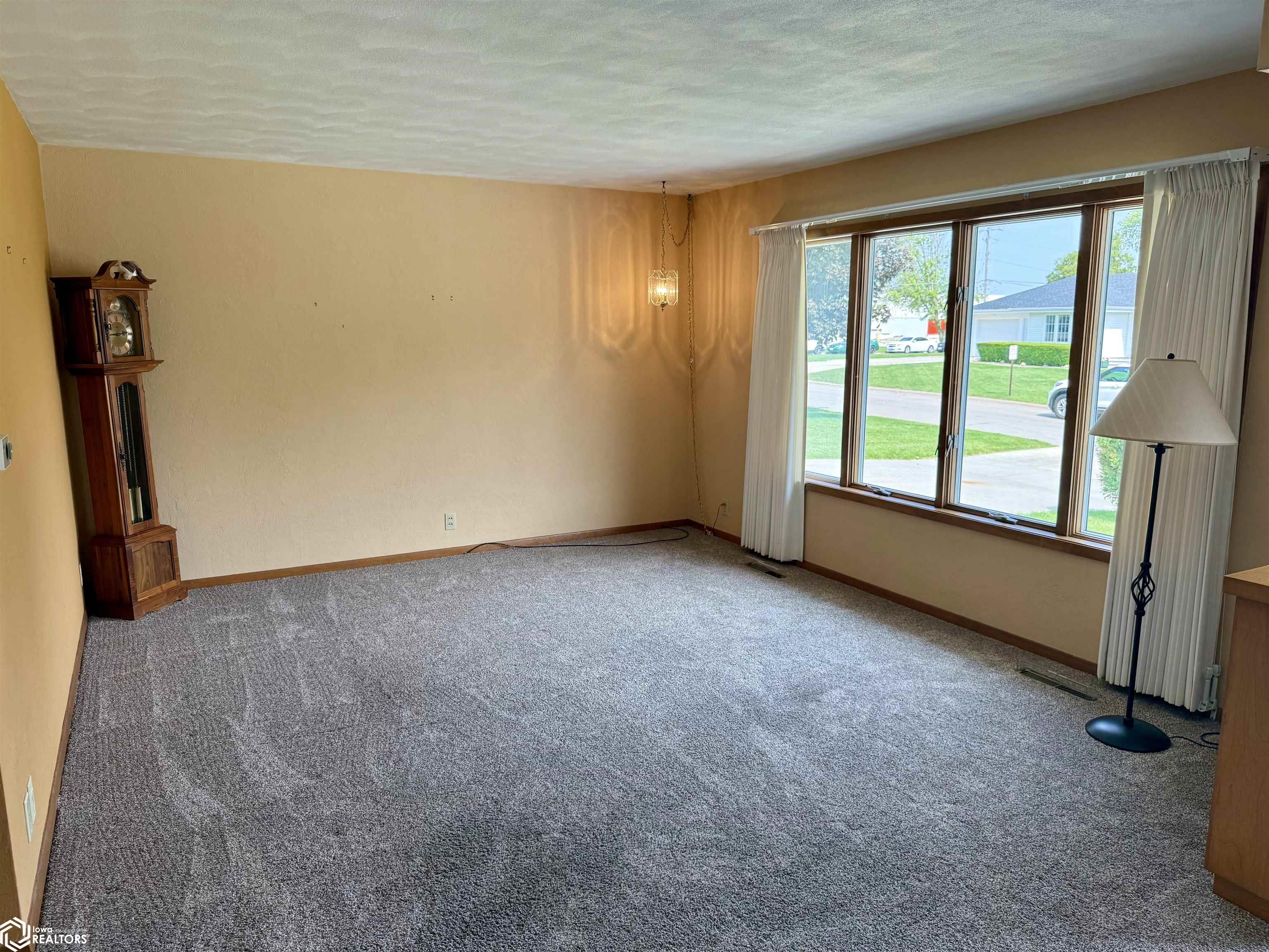 203 Rainbow Drive, Marshalltown, Iowa image 4