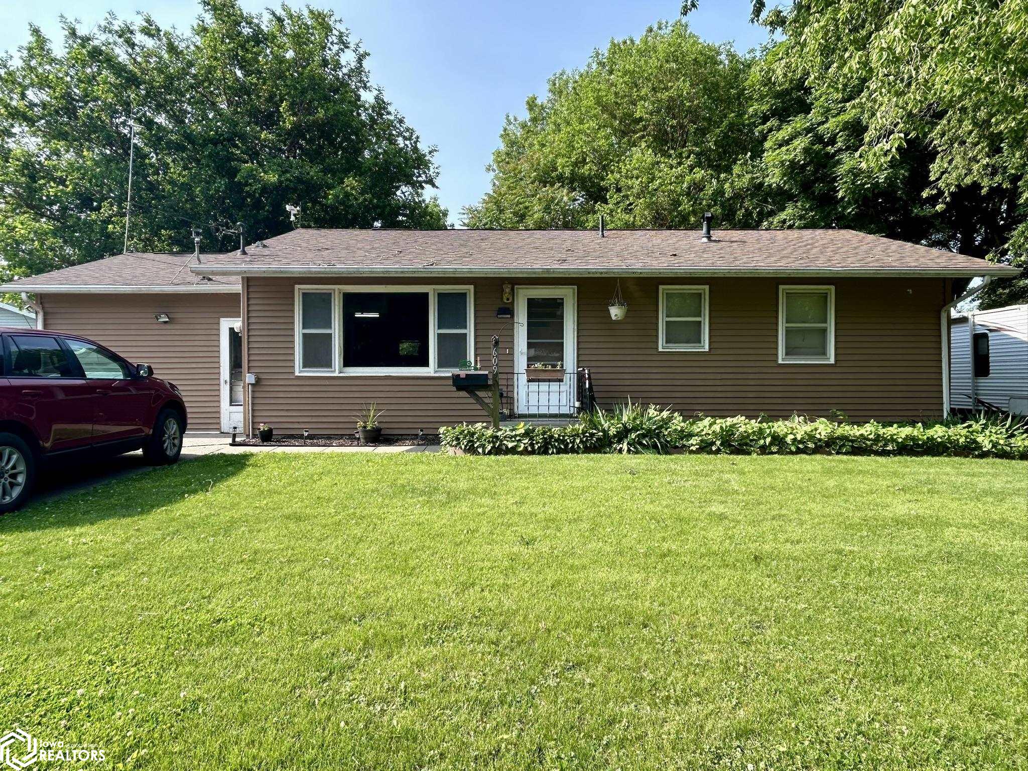 609 Townsend Avenue, Wapello, Iowa image 1