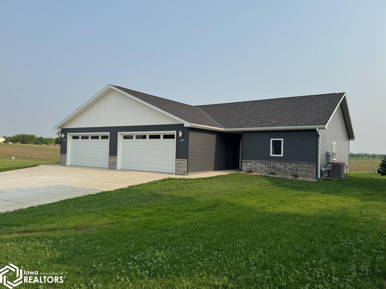1401 E 11th St., Carroll, Iowa image 3
