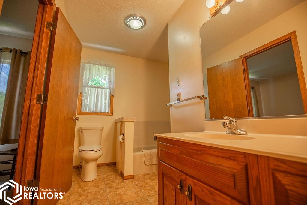1302 E Linden Street, Algona, Iowa image 17