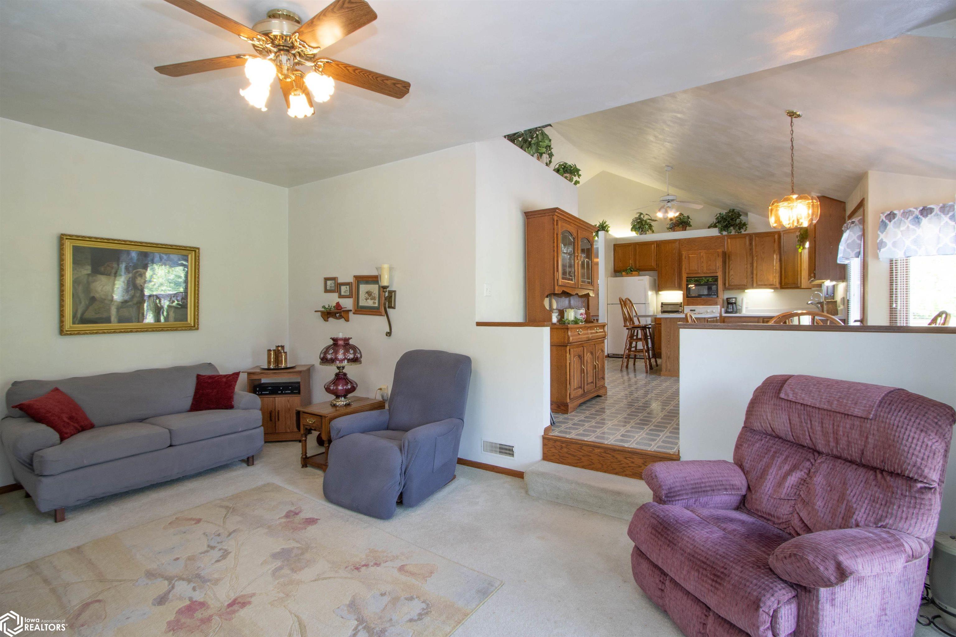806 W 2nd Street, Washington, Iowa image 14