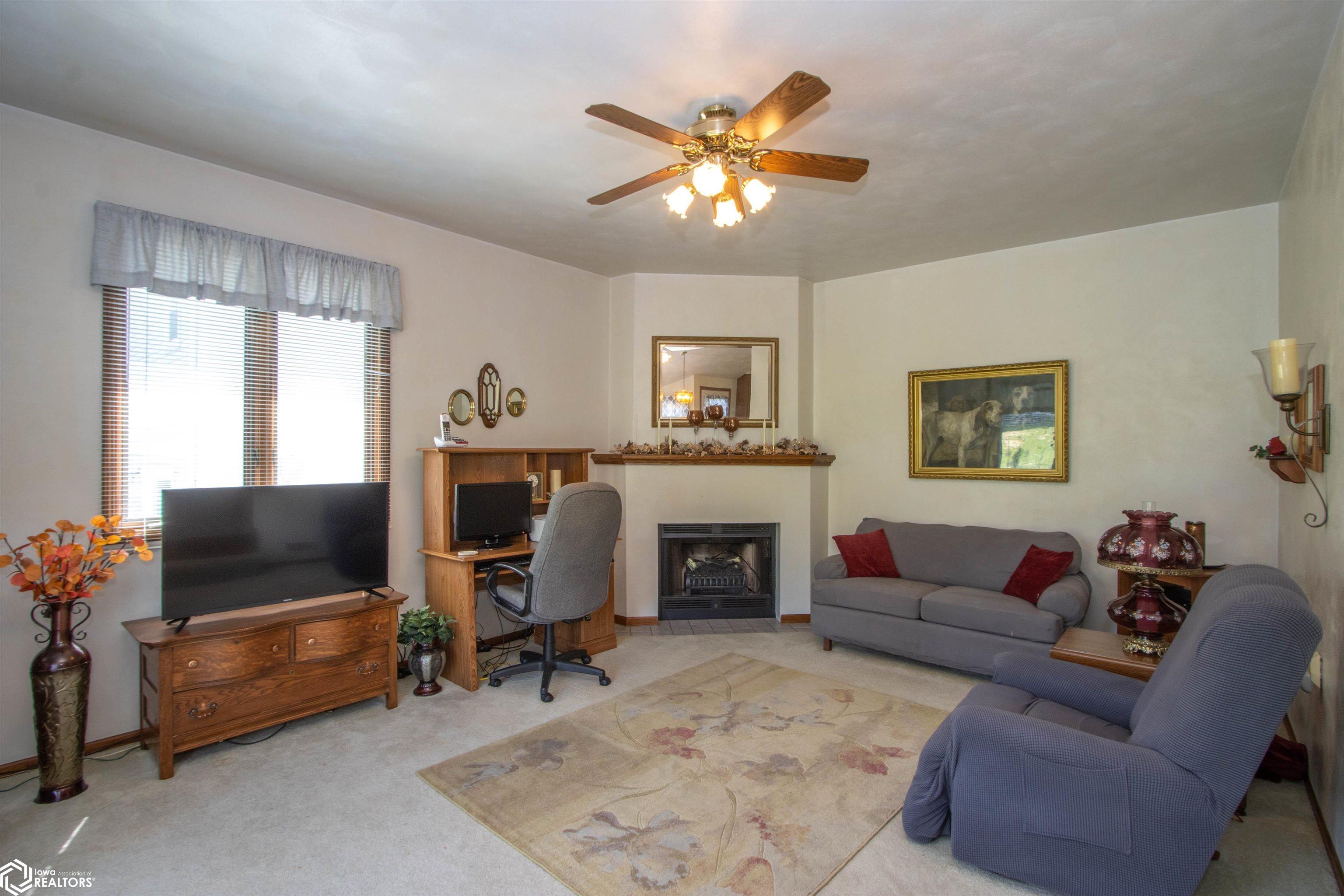 806 W 2nd Street, Washington, Iowa image 15