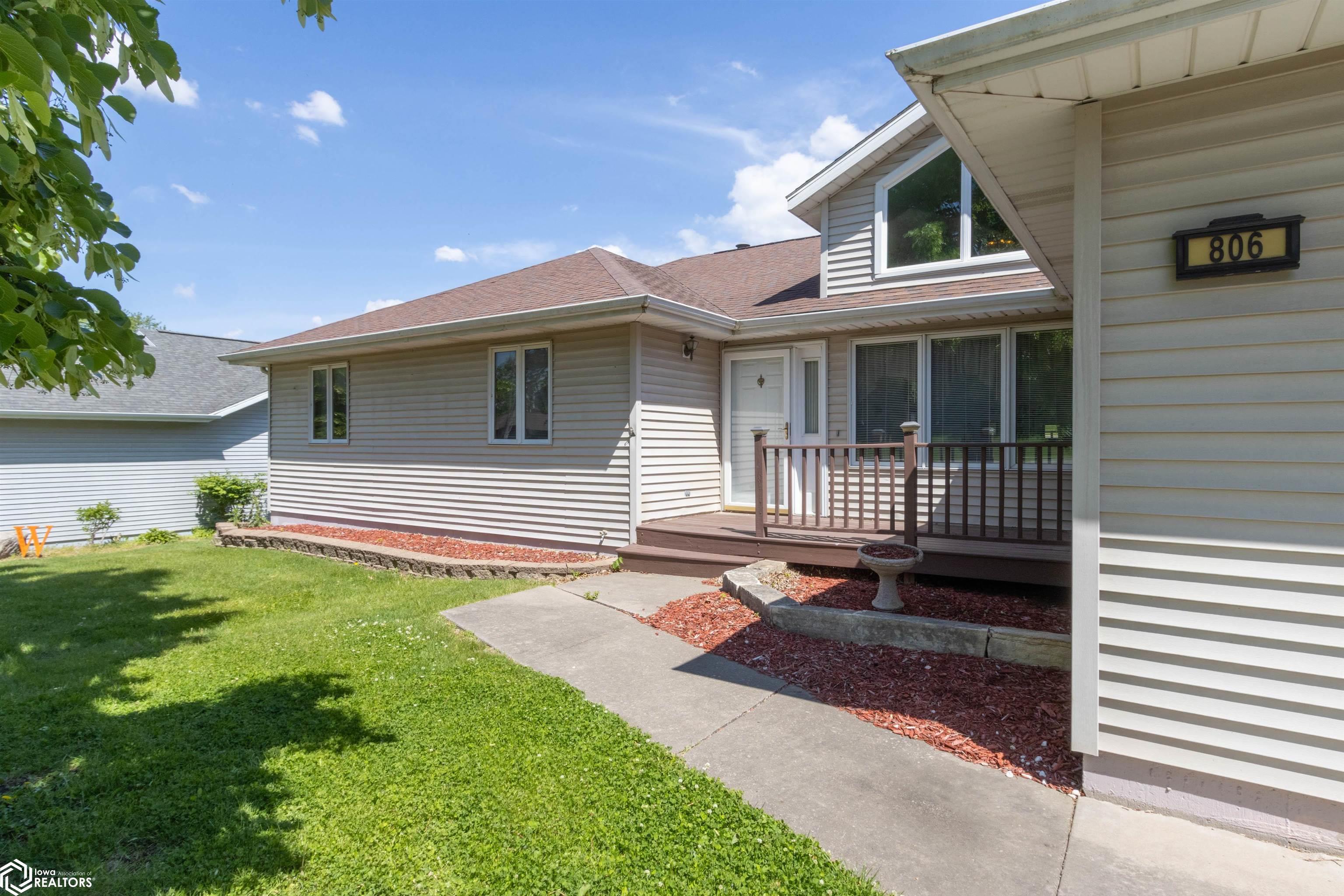 806 W 2nd Street, Washington, Iowa image 3