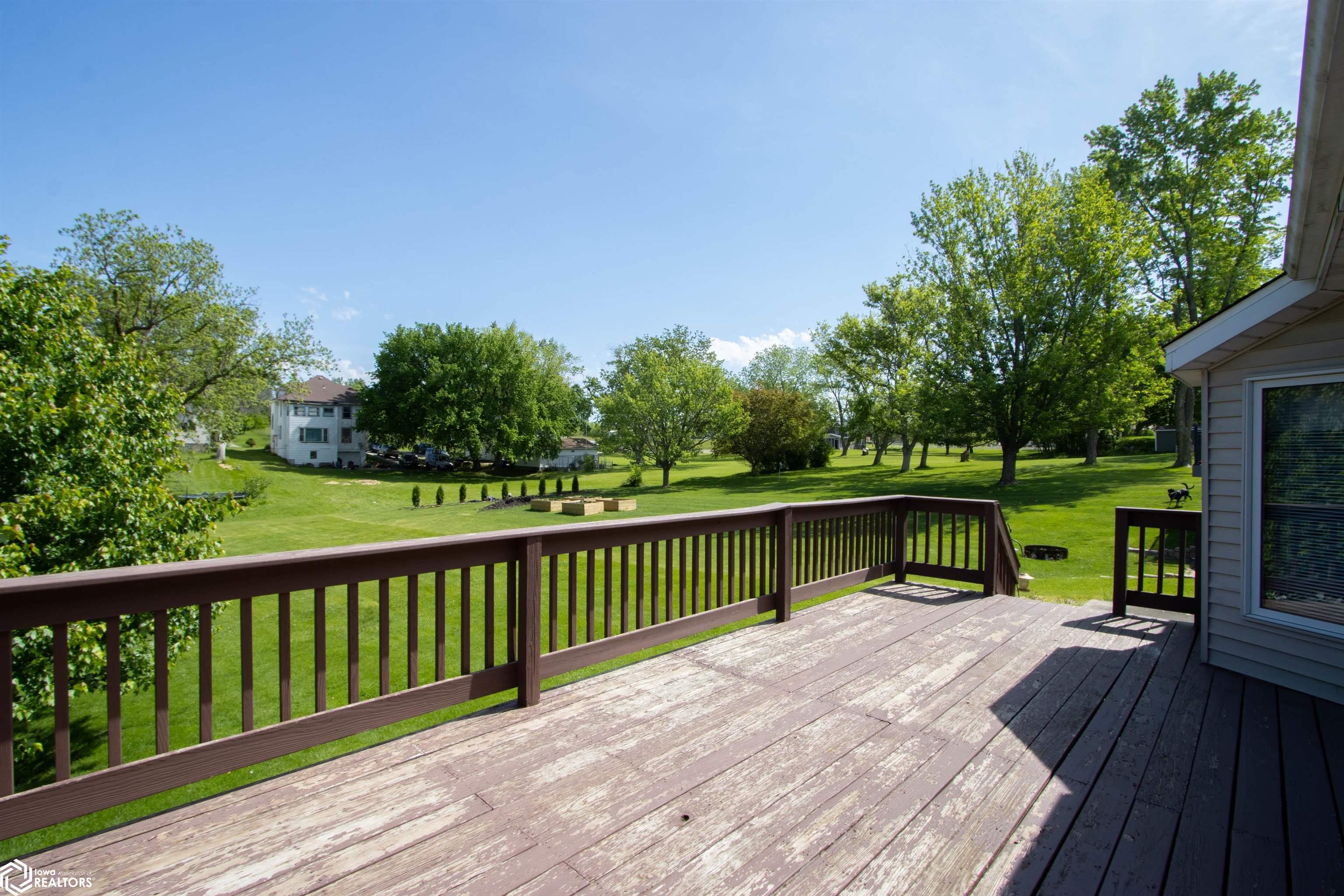 806 W 2nd Street, Washington, Iowa image 35