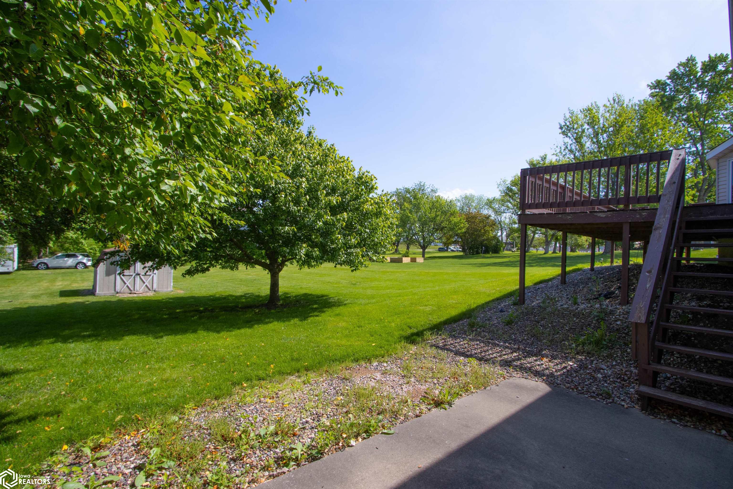 806 W 2nd Street, Washington, Iowa image 37
