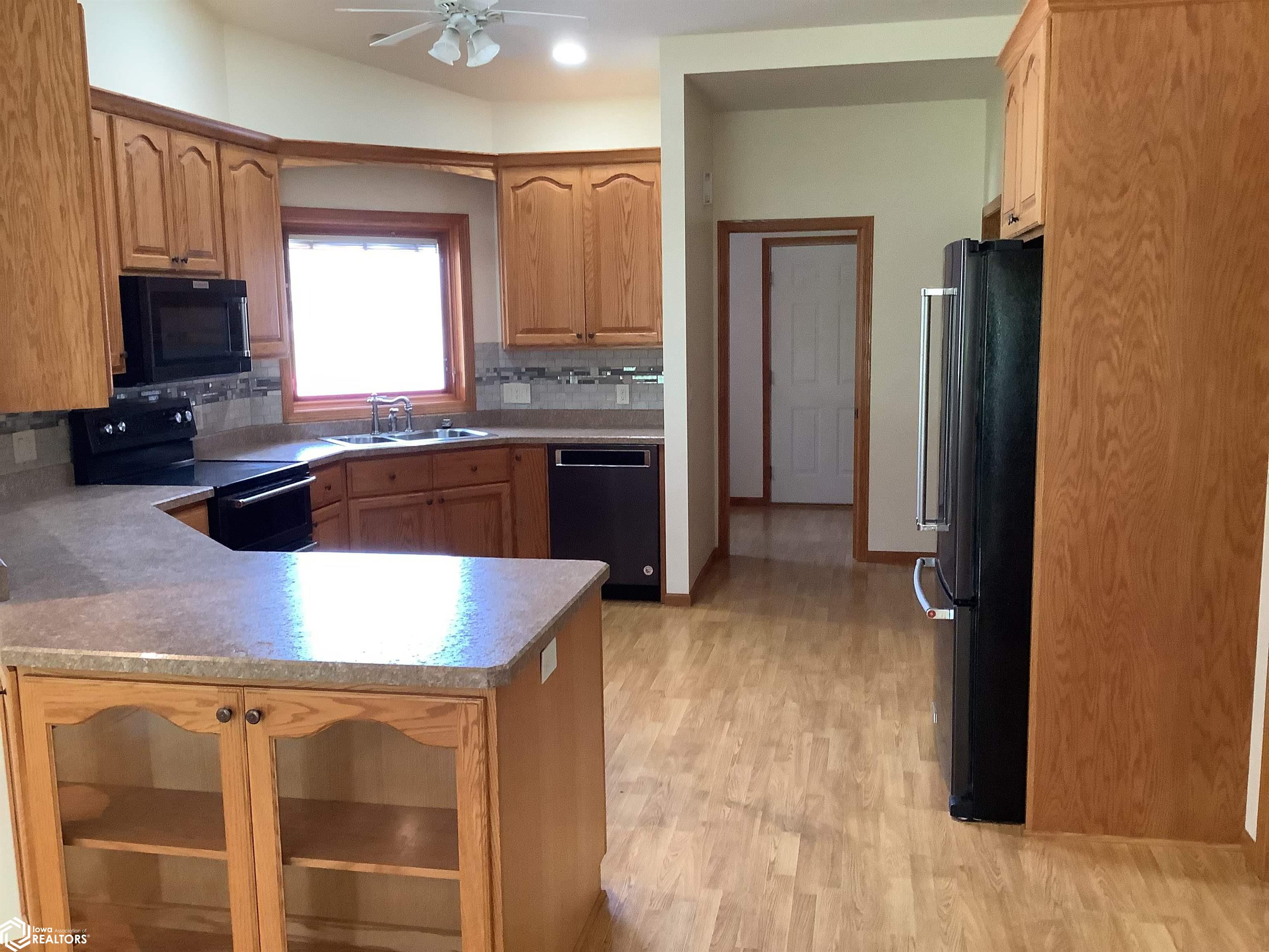 1405 3rd Street, Hampton, Iowa image 8