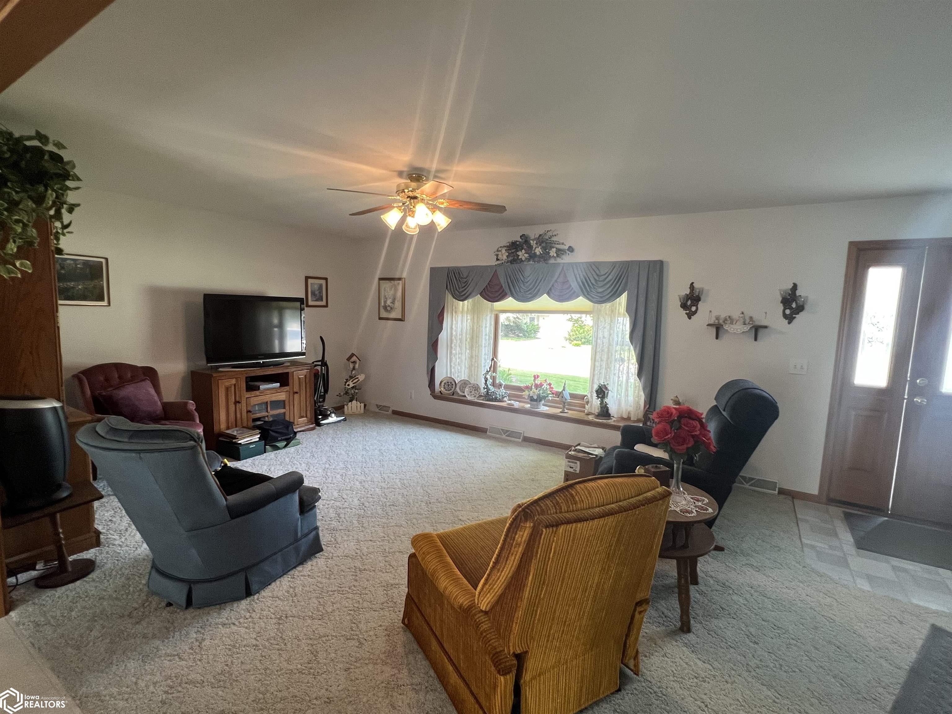 314 Circle Drive, Manilla, Iowa image 3