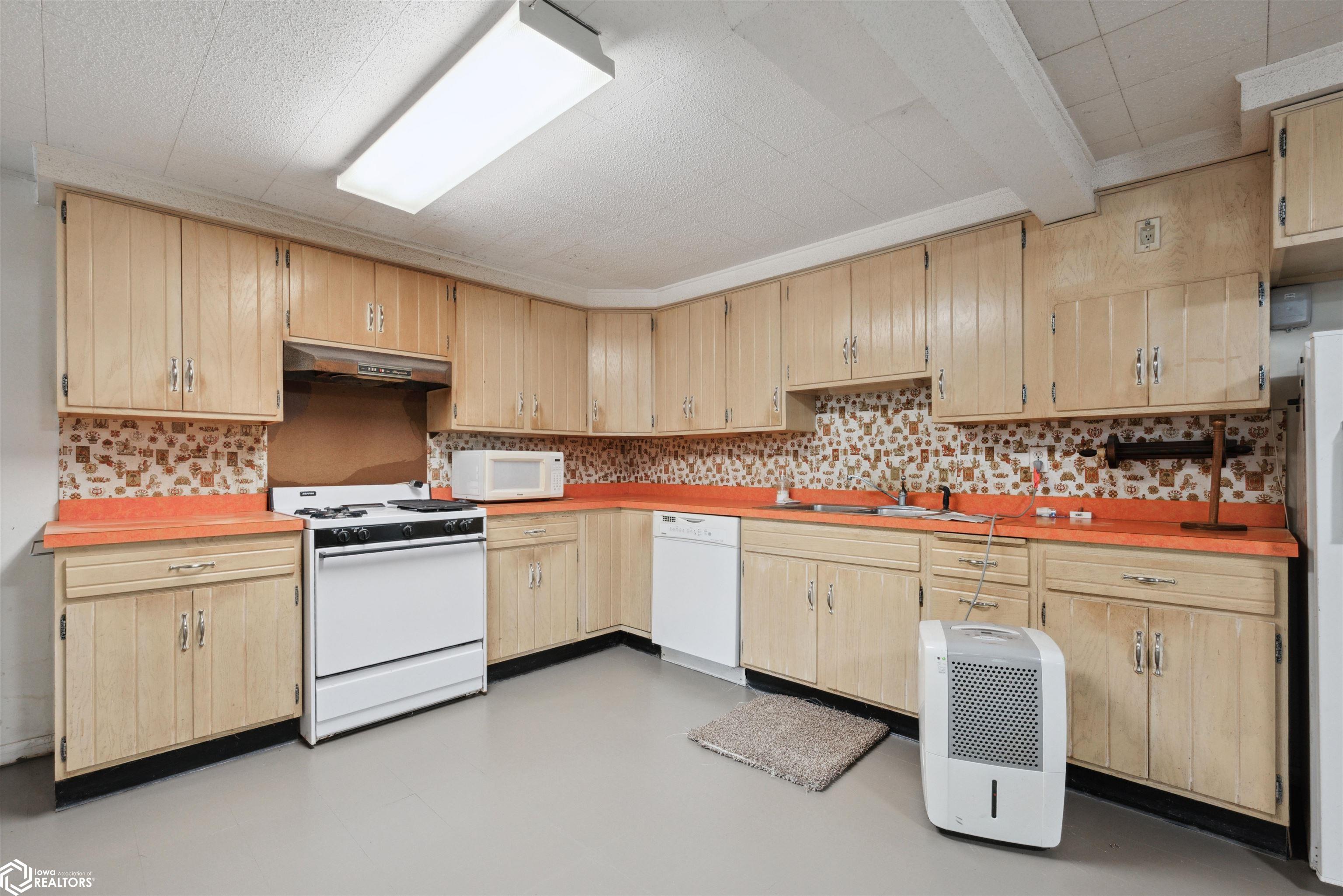 805 E Anson Street, Marshalltown, Iowa image 20