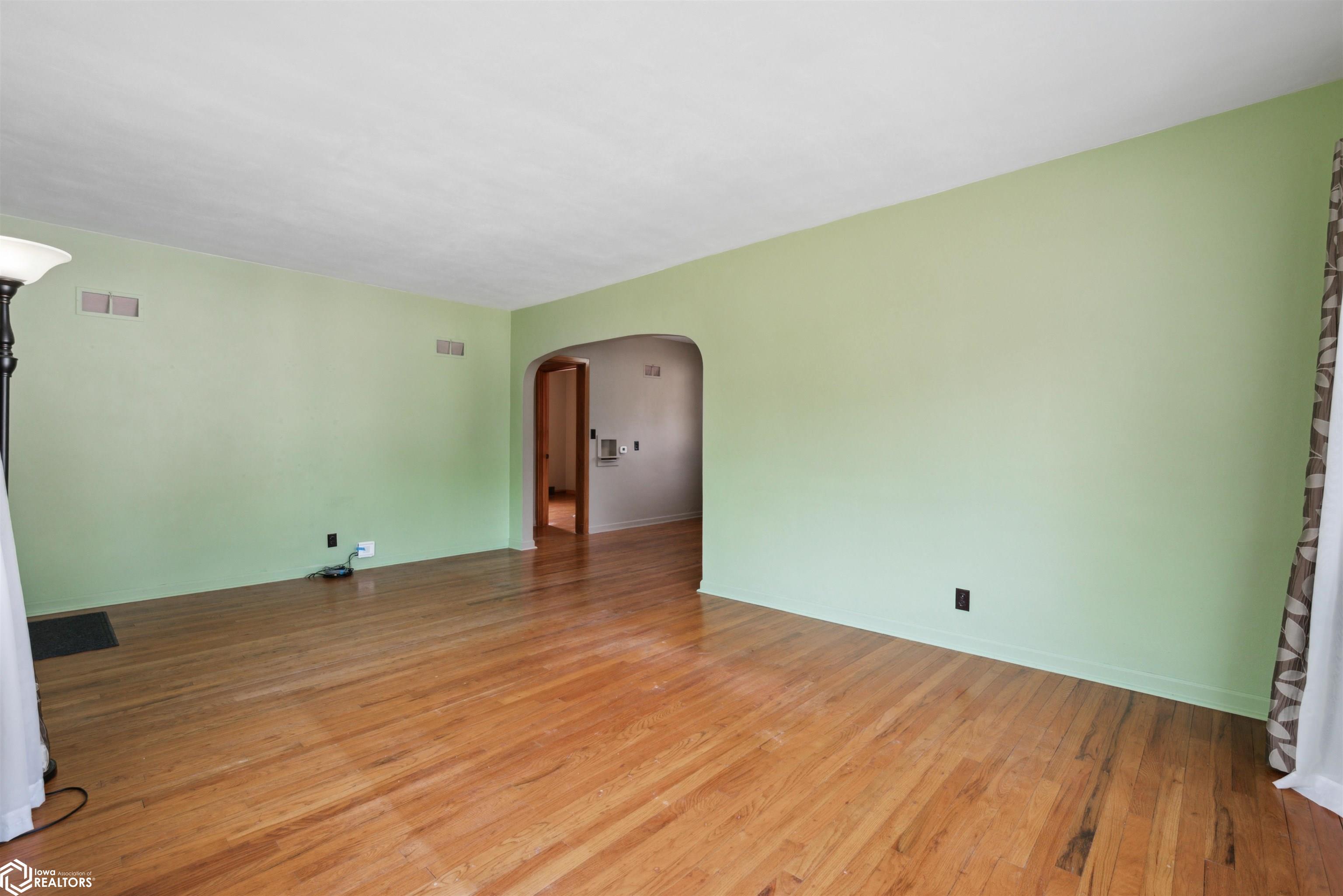 805 E Anson Street, Marshalltown, Iowa image 4