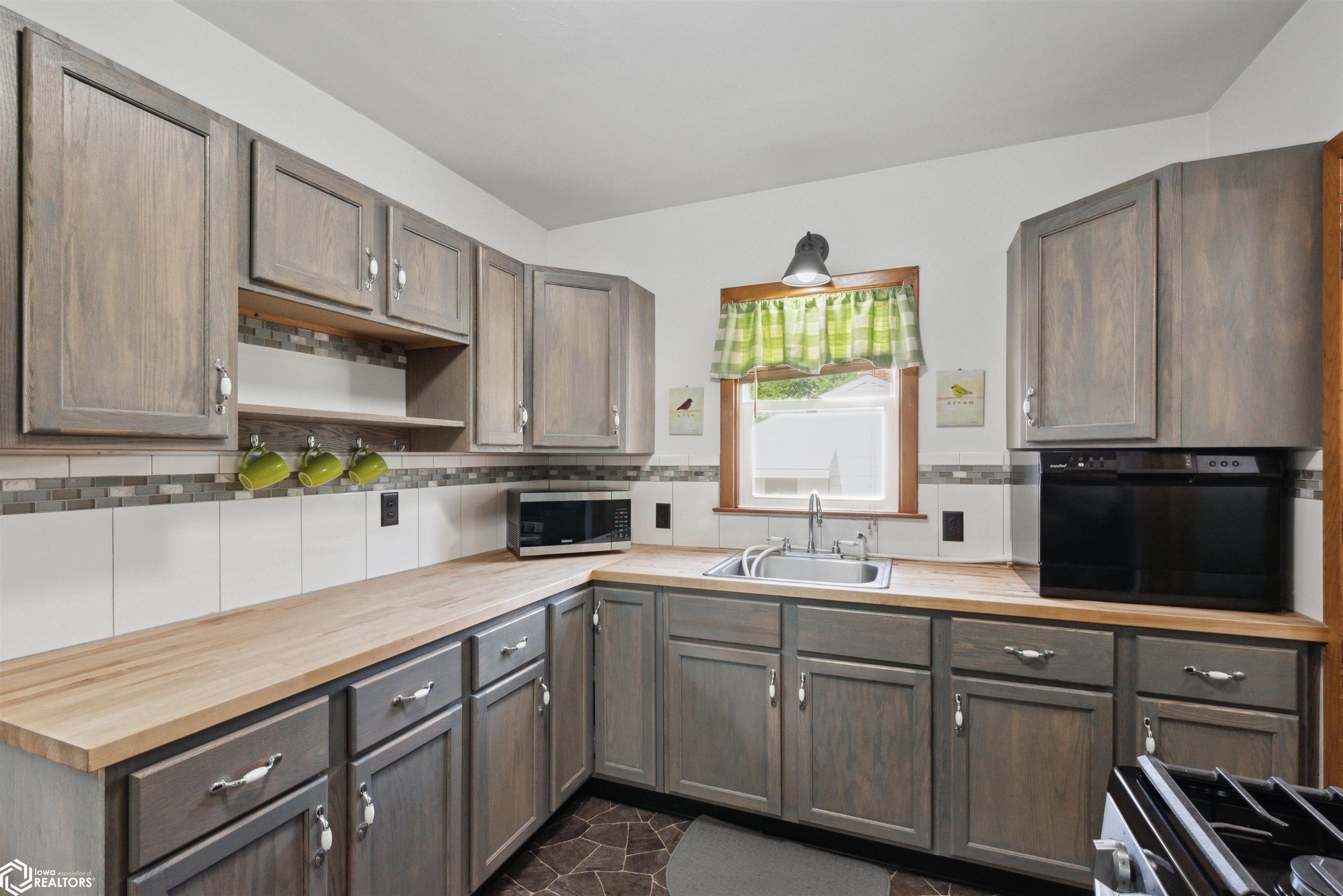 805 E Anson Street, Marshalltown, Iowa image 8