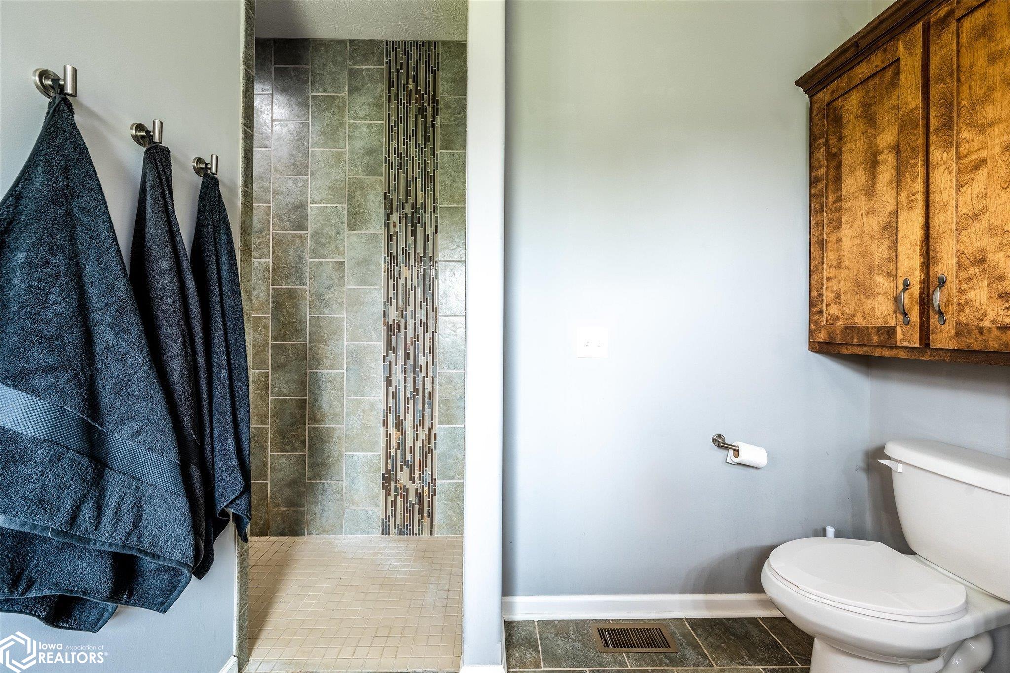 206 Vine Street, Tabor, Iowa image 33