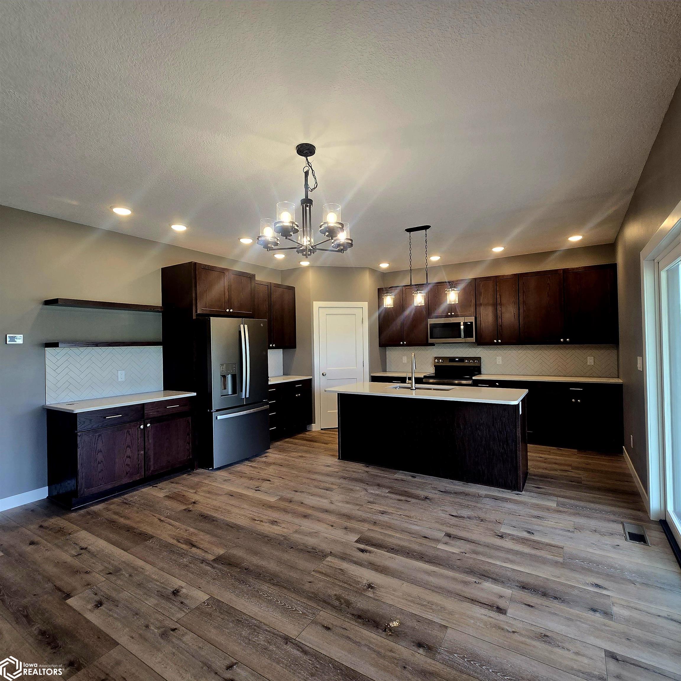 505 18th Avenue, Oskaloosa, Iowa image 3