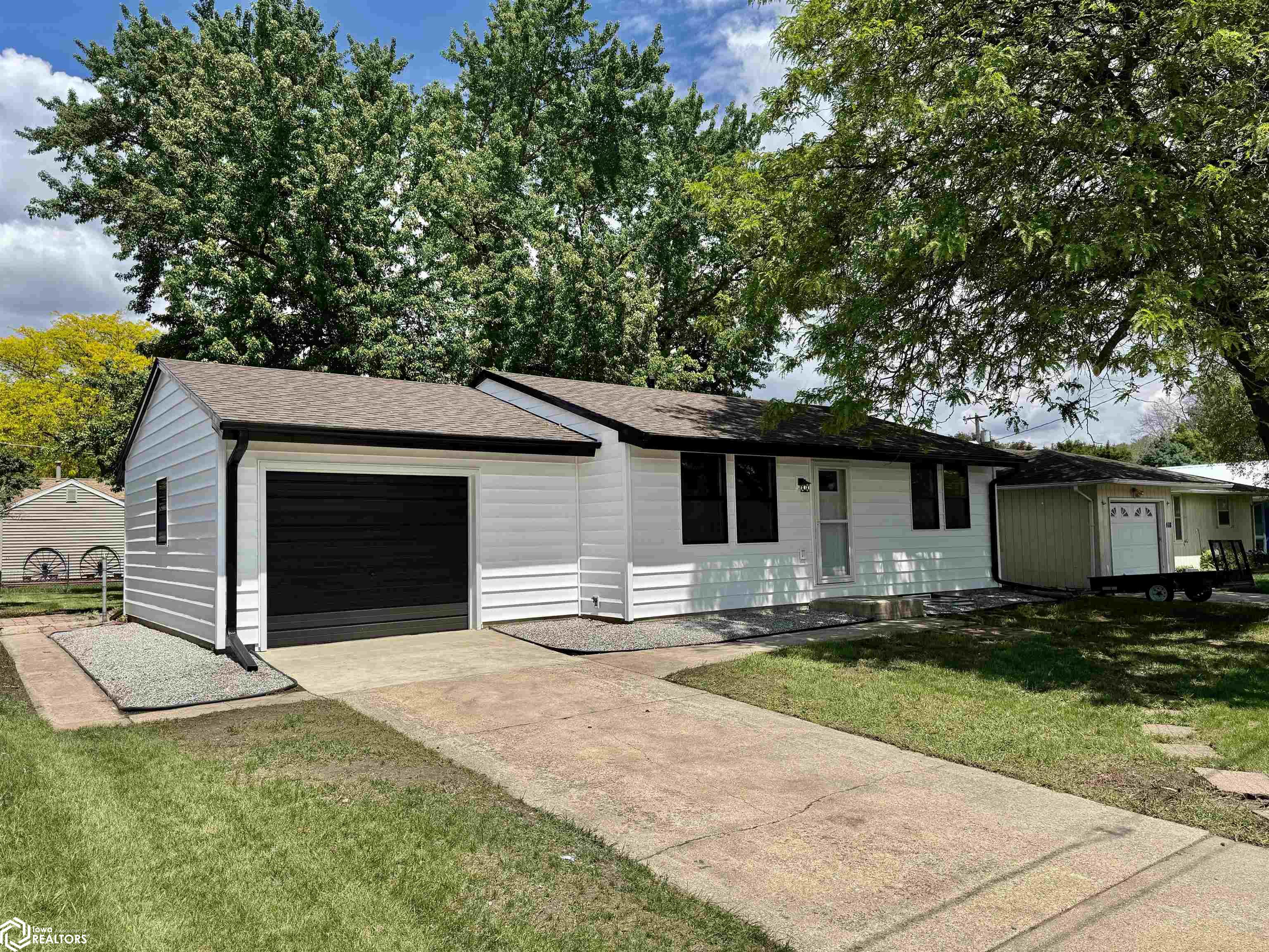 424 23rd St, Mason City, Iowa image 1
