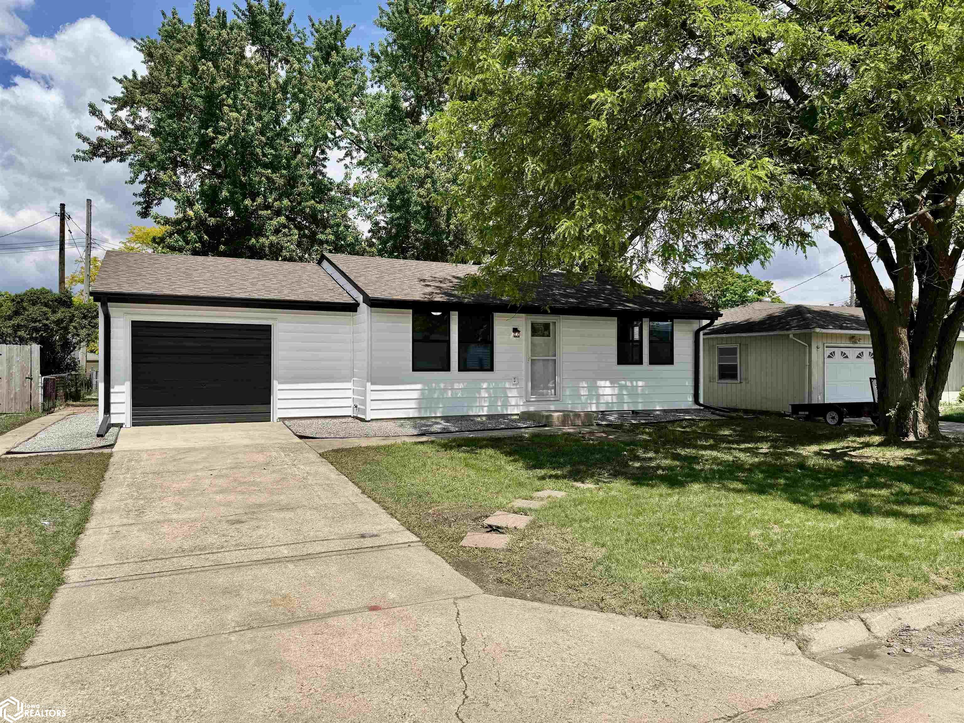 424 23rd St, Mason City, Iowa image 2
