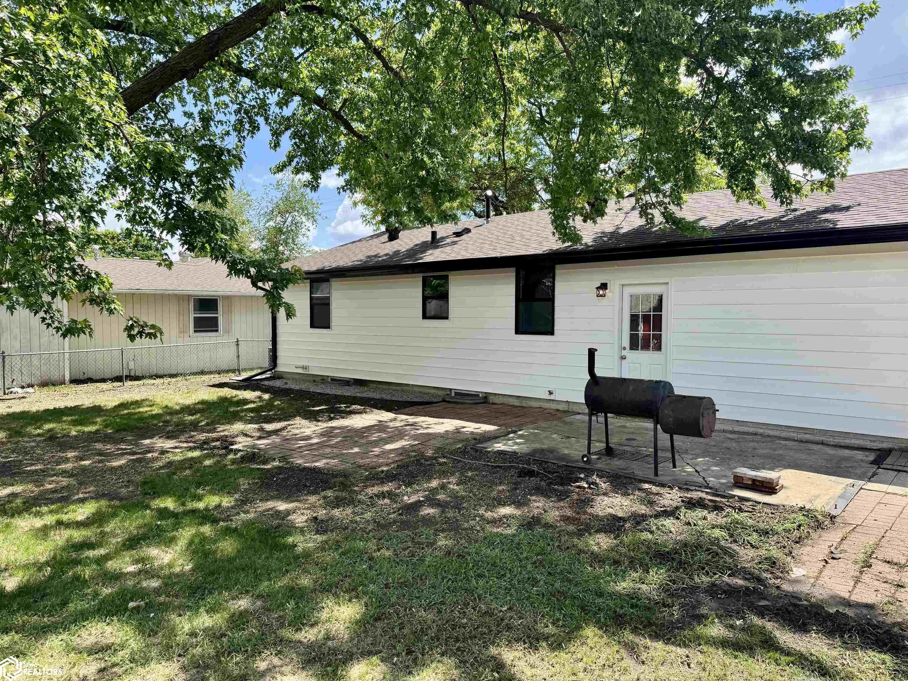 424 23rd St, Mason City, Iowa image 17