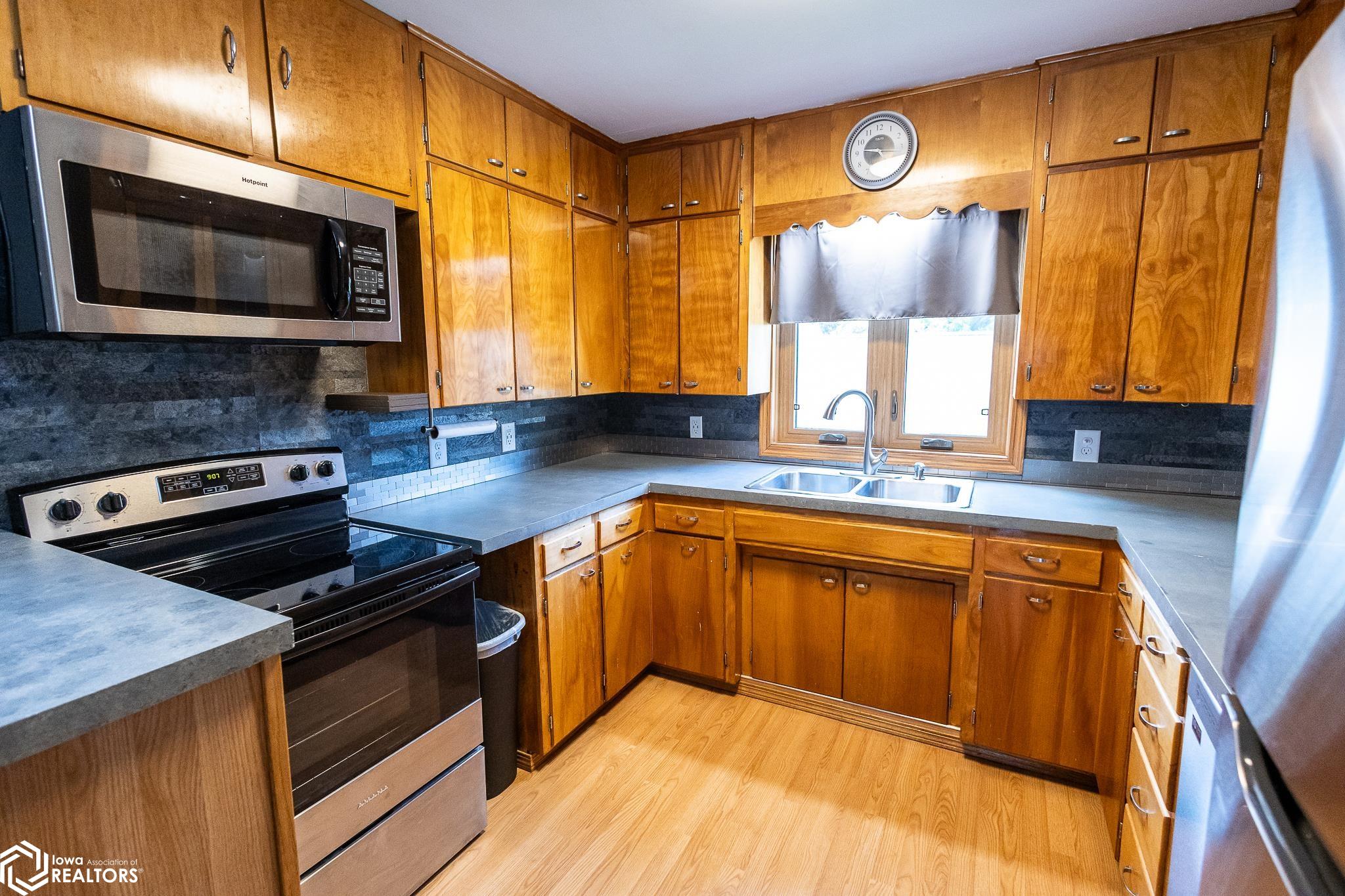 785 W 5th St, Garner, Iowa image 18