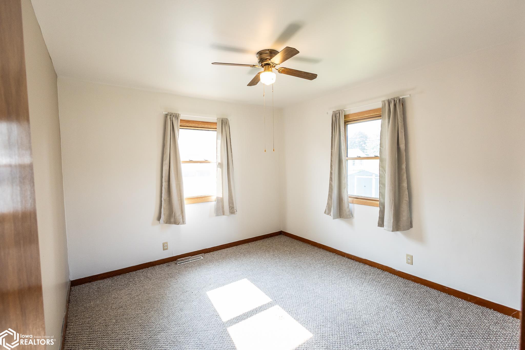 785 W 5th St, Garner, Iowa image 27