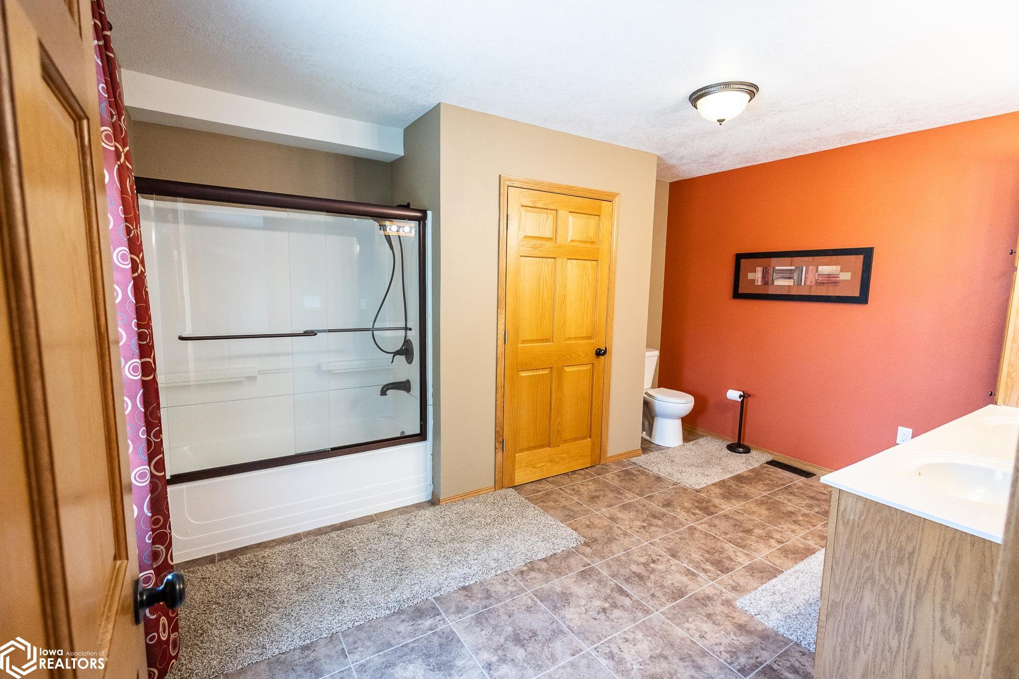 785 W 5th St, Garner, Iowa image 38
