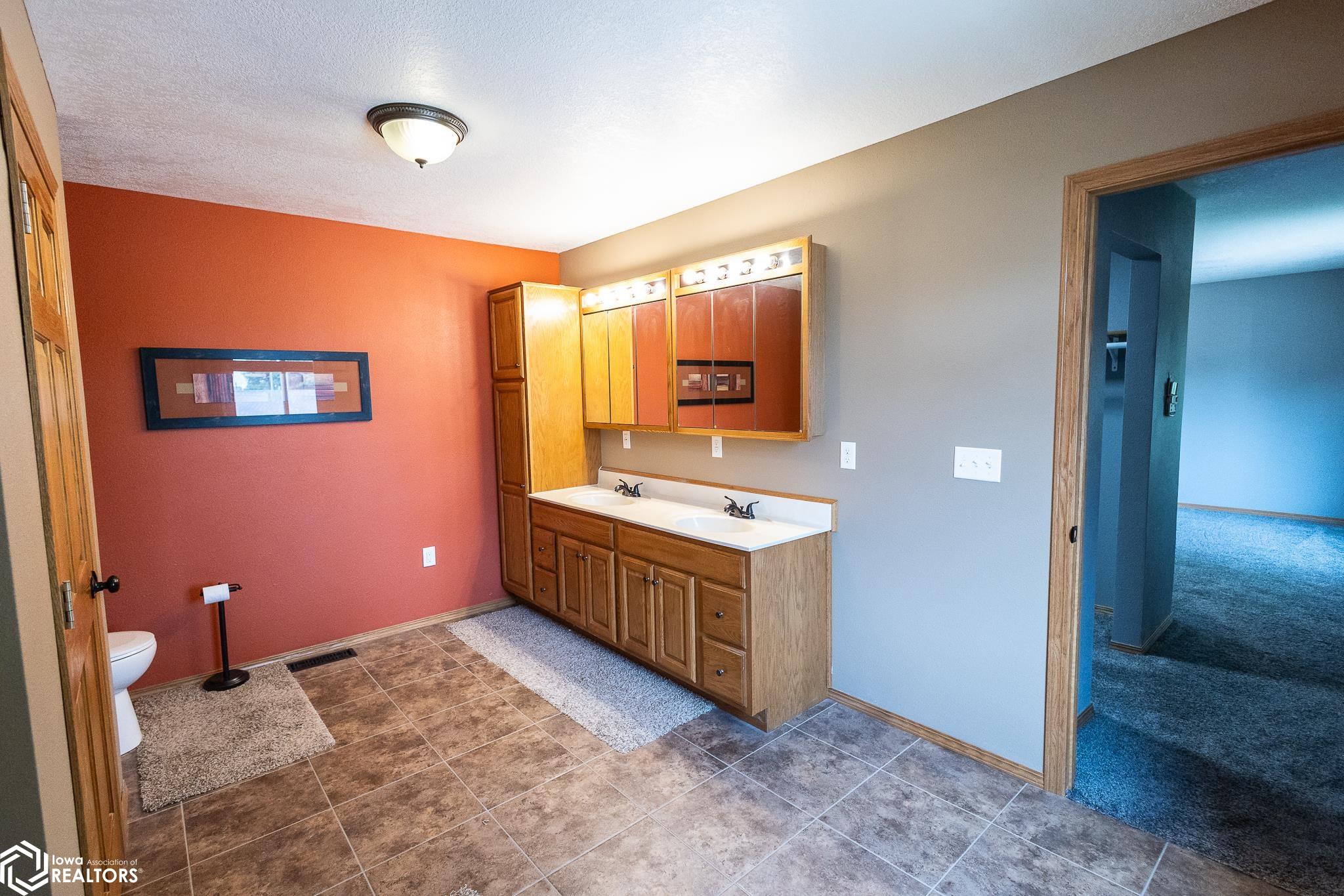 785 W 5th St, Garner, Iowa image 39