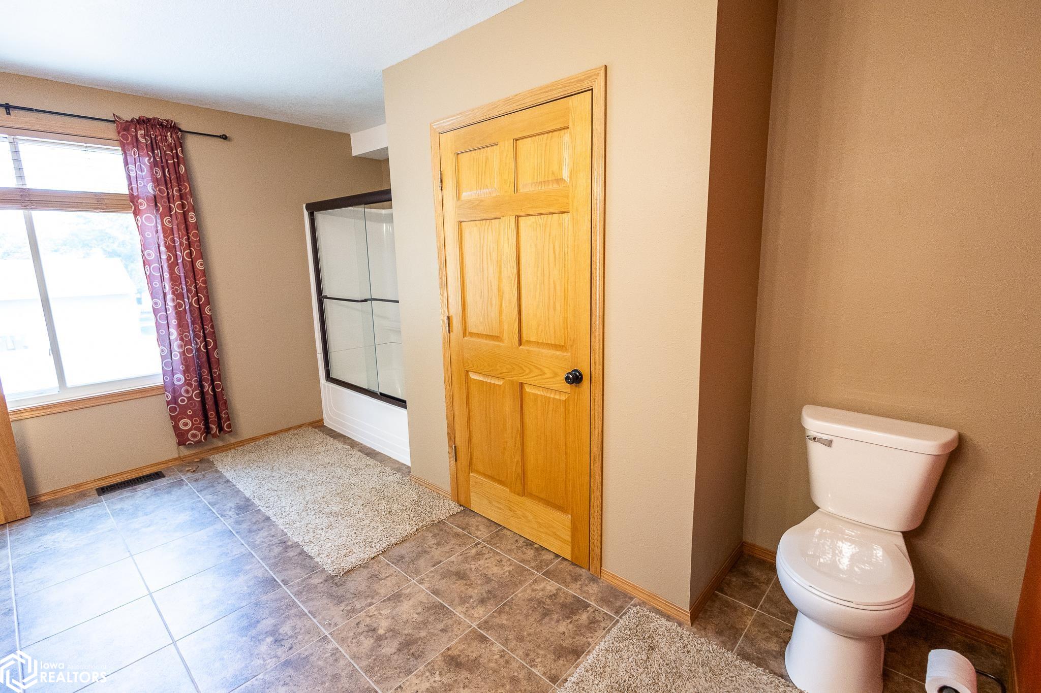 785 W 5th St, Garner, Iowa image 41