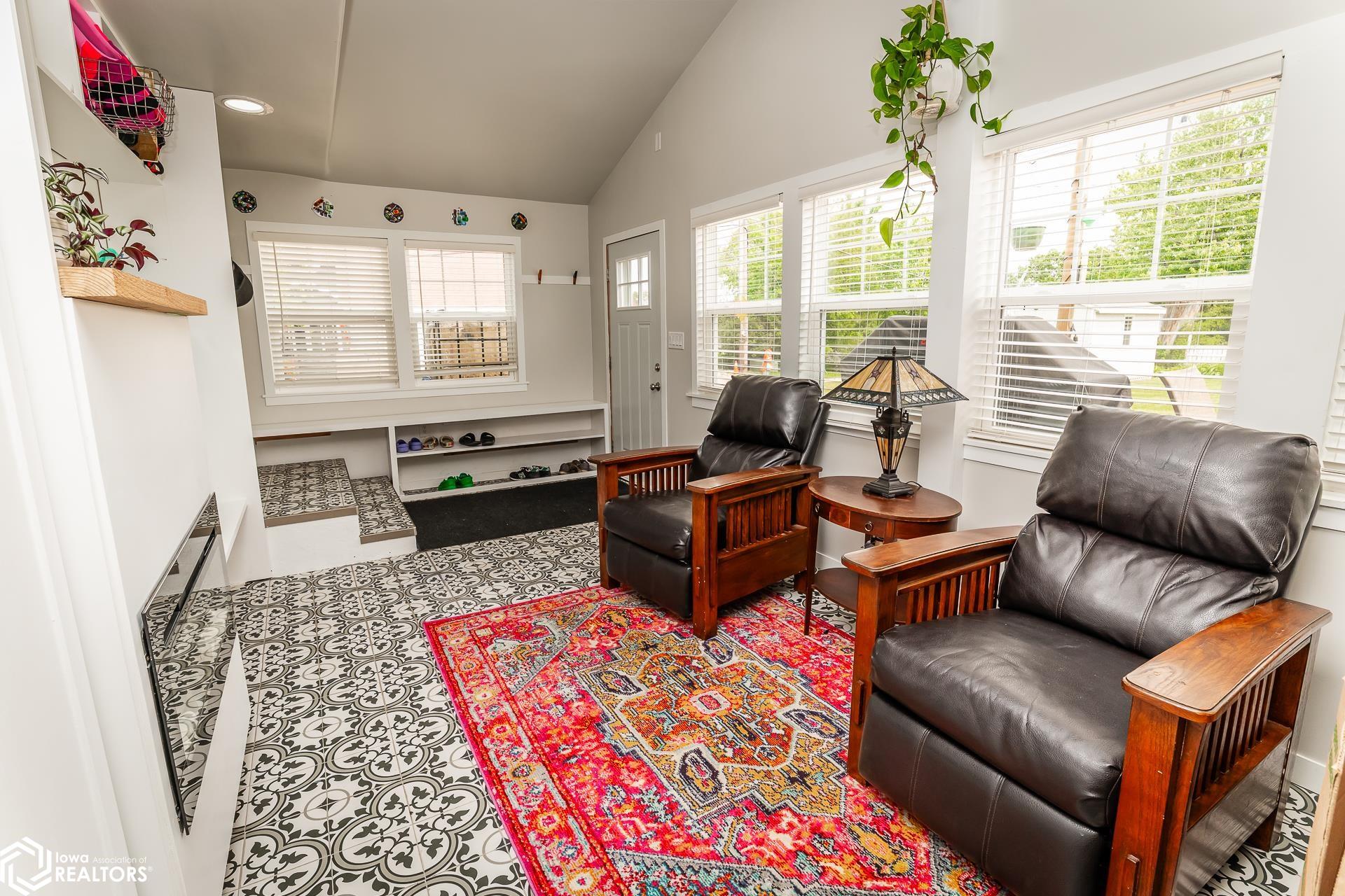 8 S 14th Street, Marshalltown, Iowa image 3