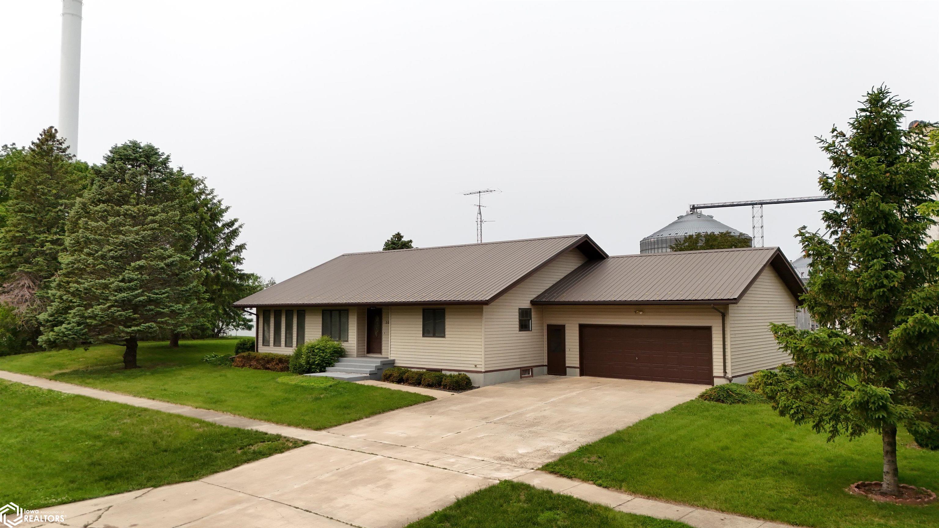 207 Blaine Street, Ledyard, Iowa image 1