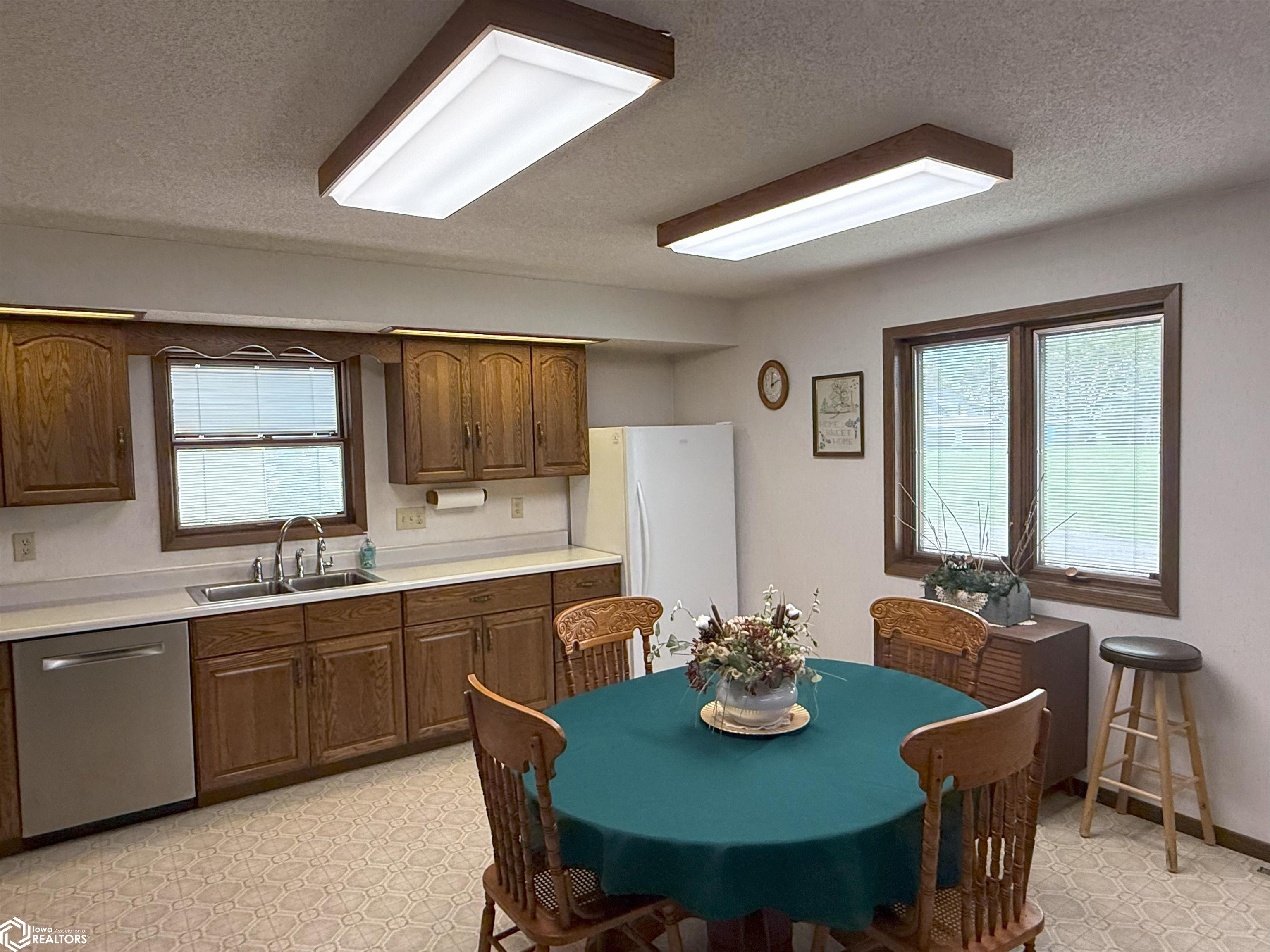 207 Blaine Street, Ledyard, Iowa image 11