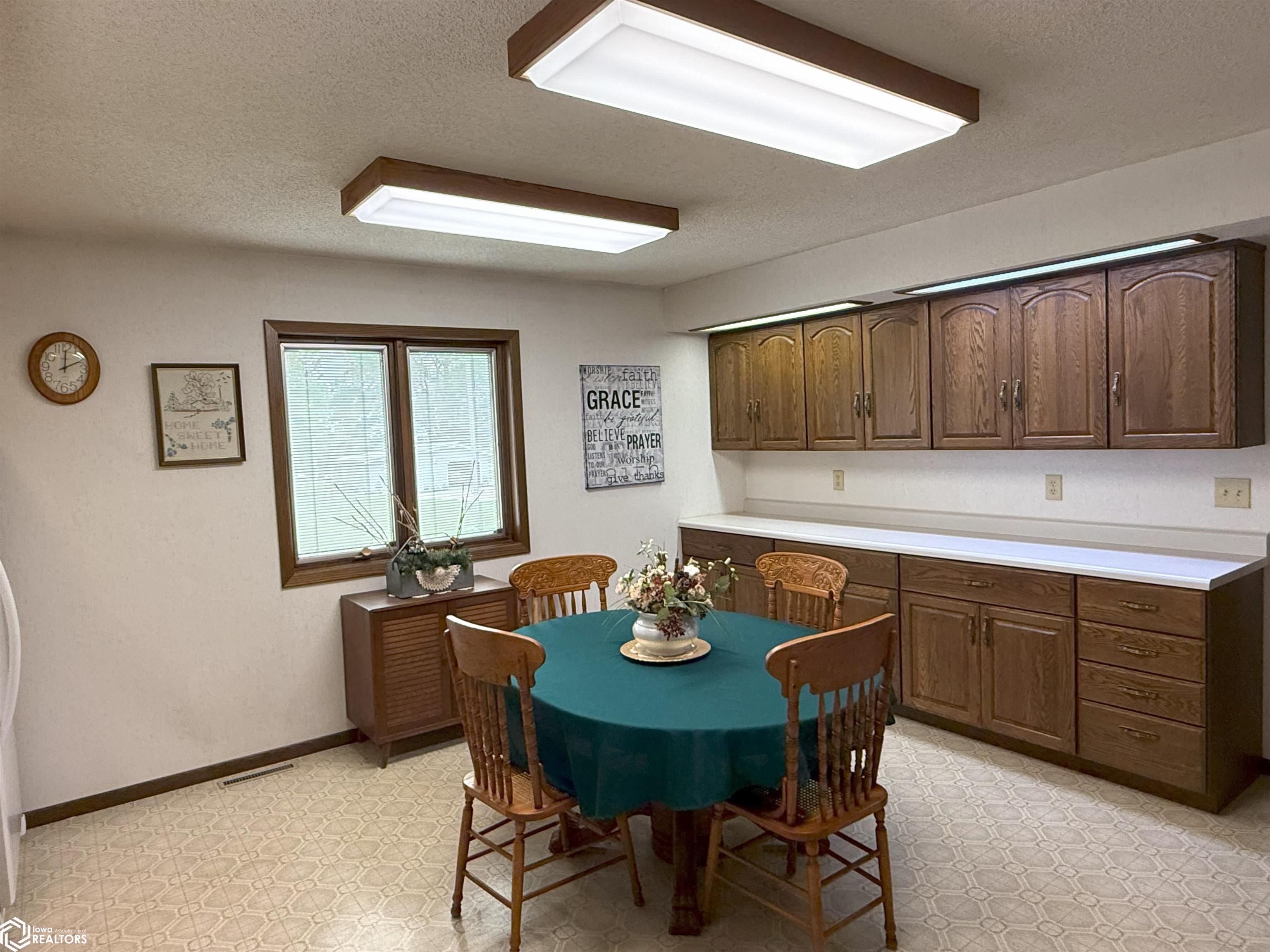 207 Blaine Street, Ledyard, Iowa image 12