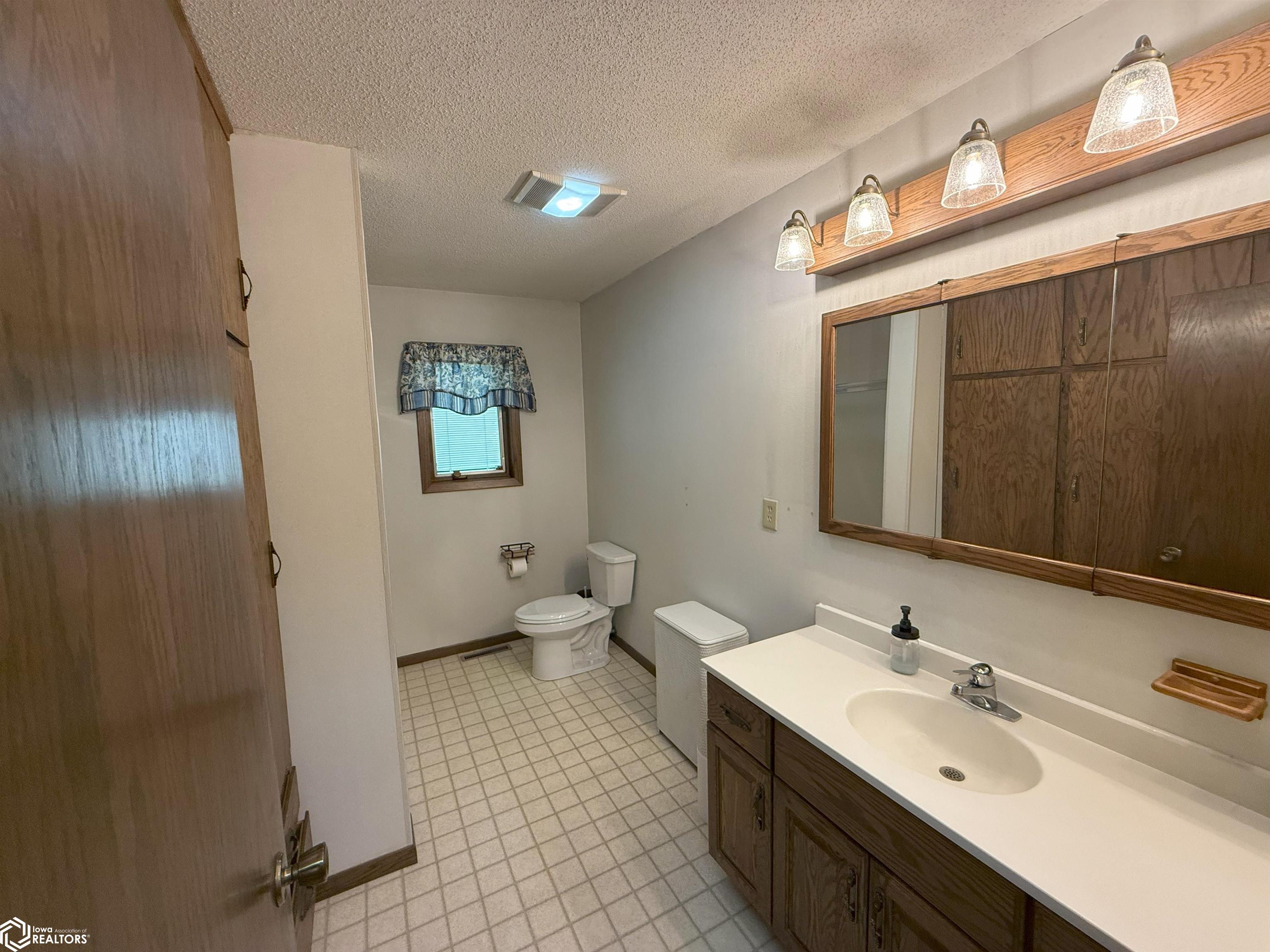 207 Blaine Street, Ledyard, Iowa image 18