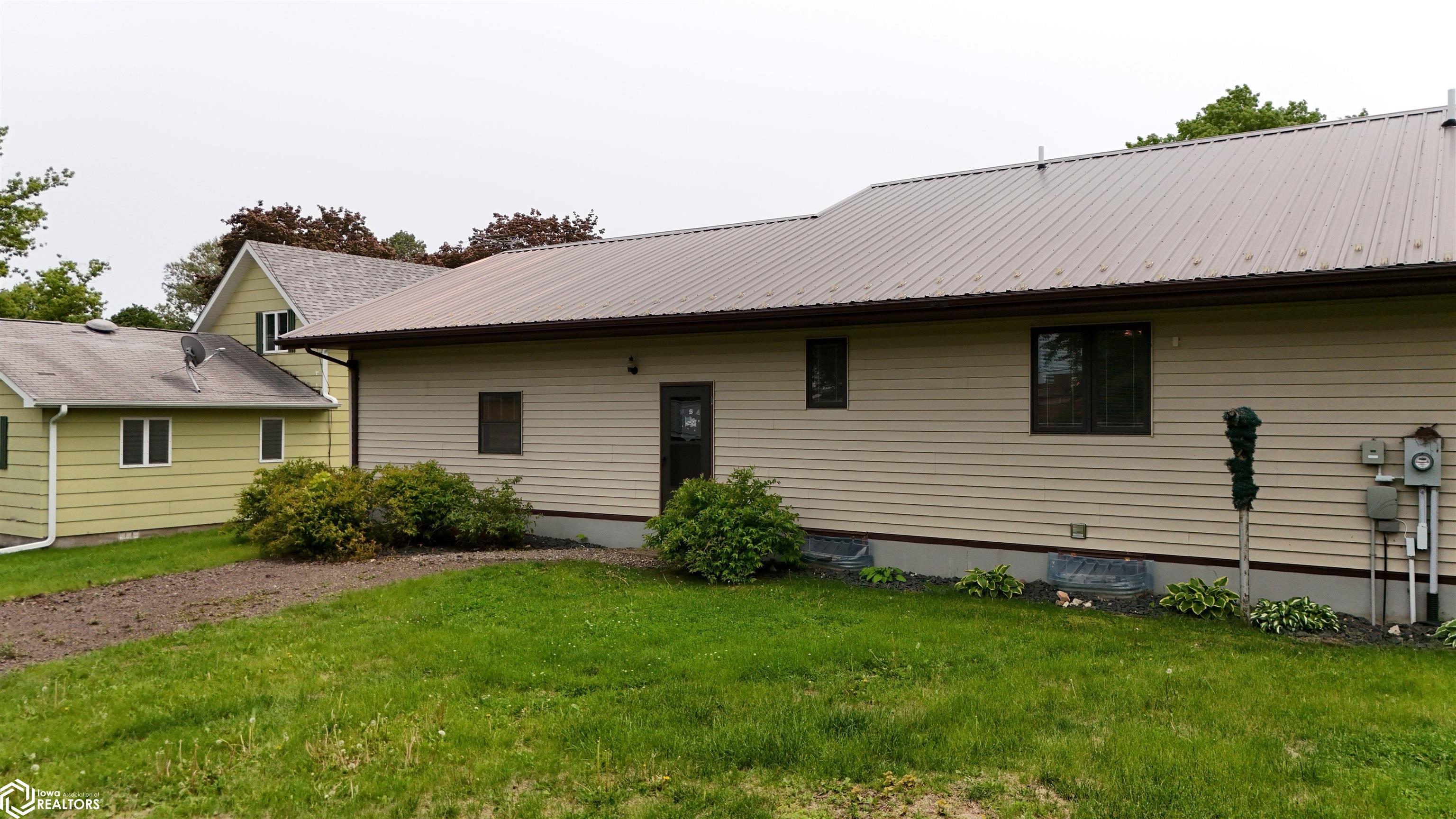 207 Blaine Street, Ledyard, Iowa image 7