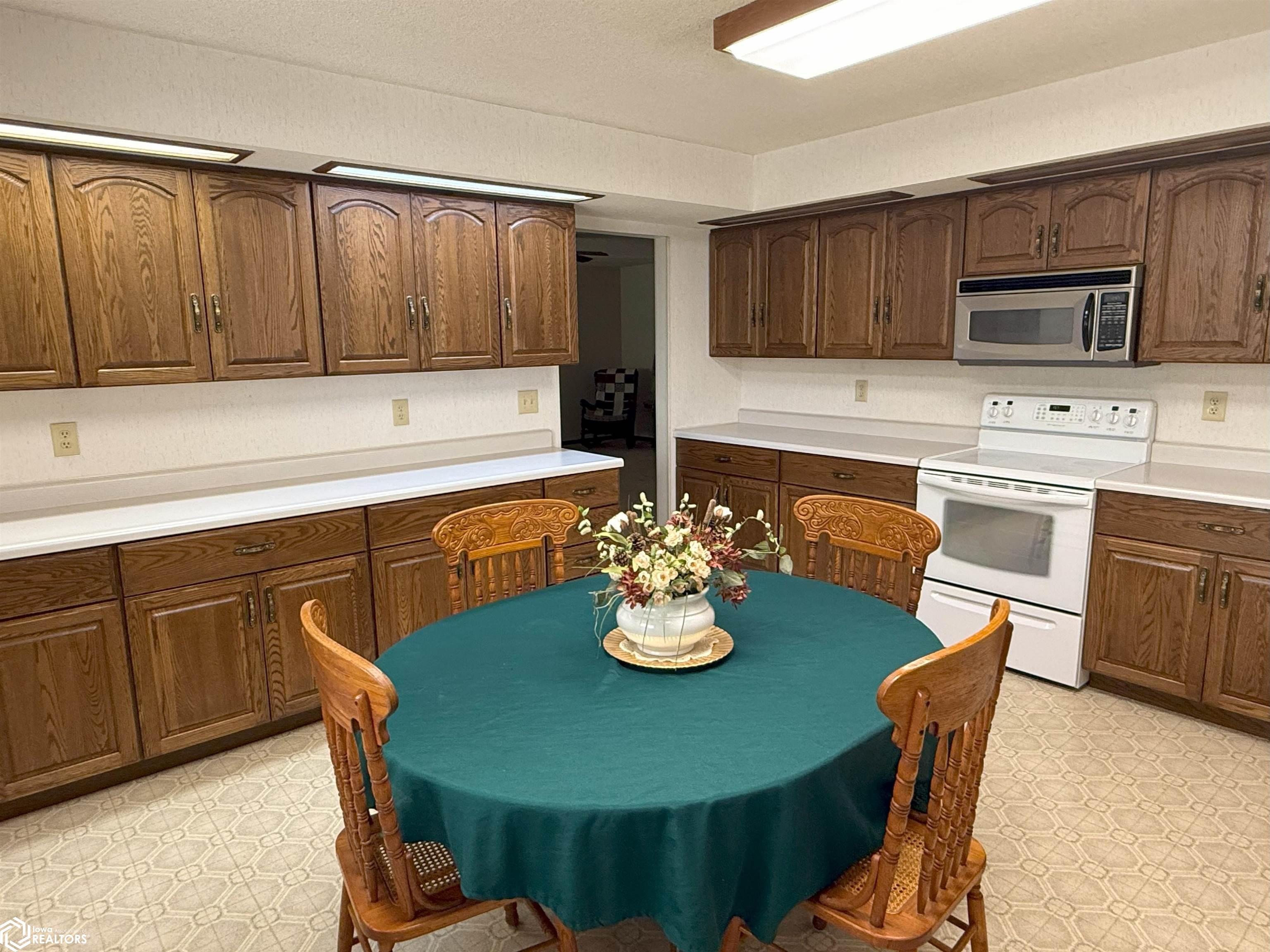 207 Blaine Street, Ledyard, Iowa image 10