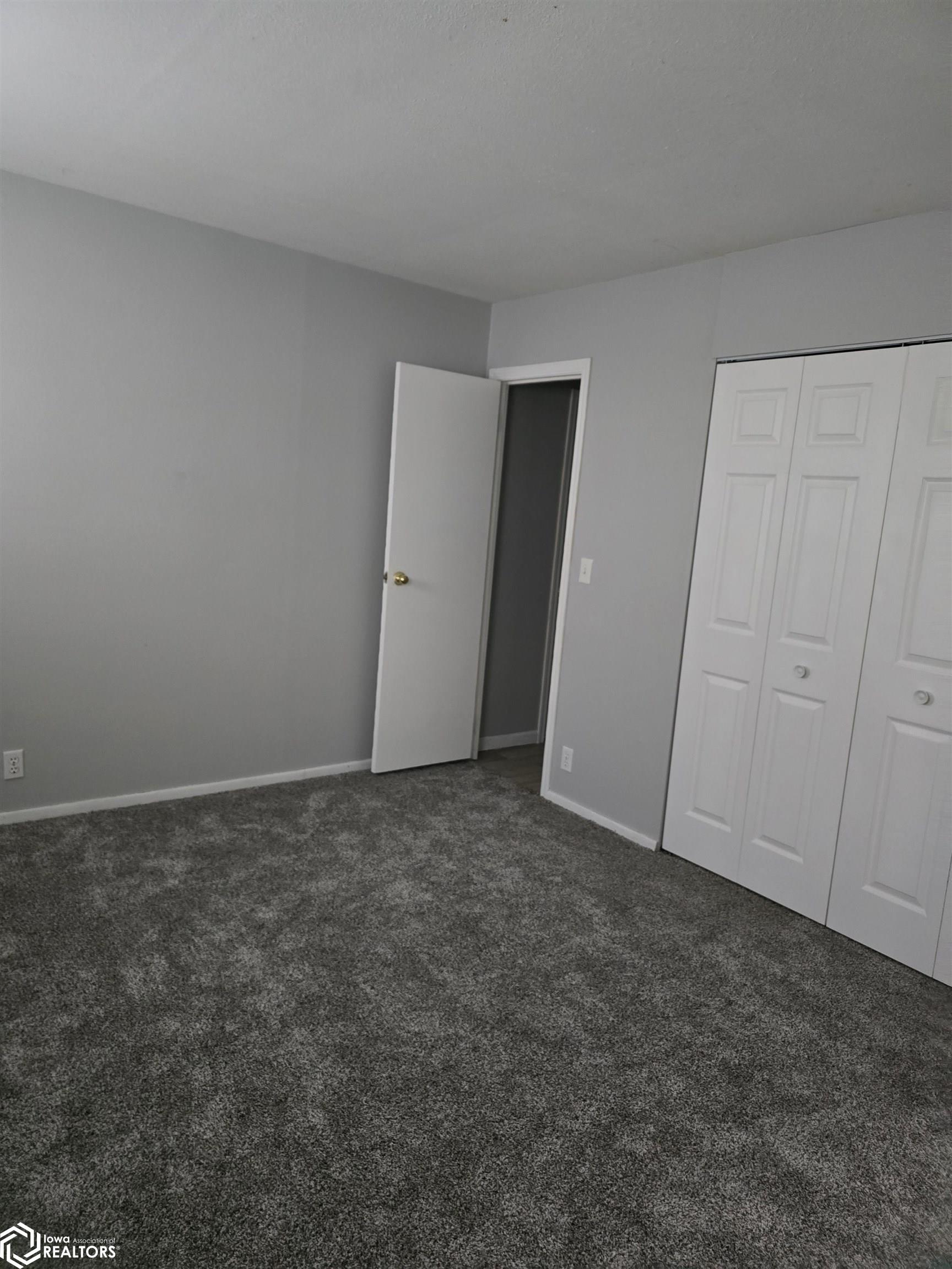 1002 Maywood Drive, Oskaloosa, Iowa image 18