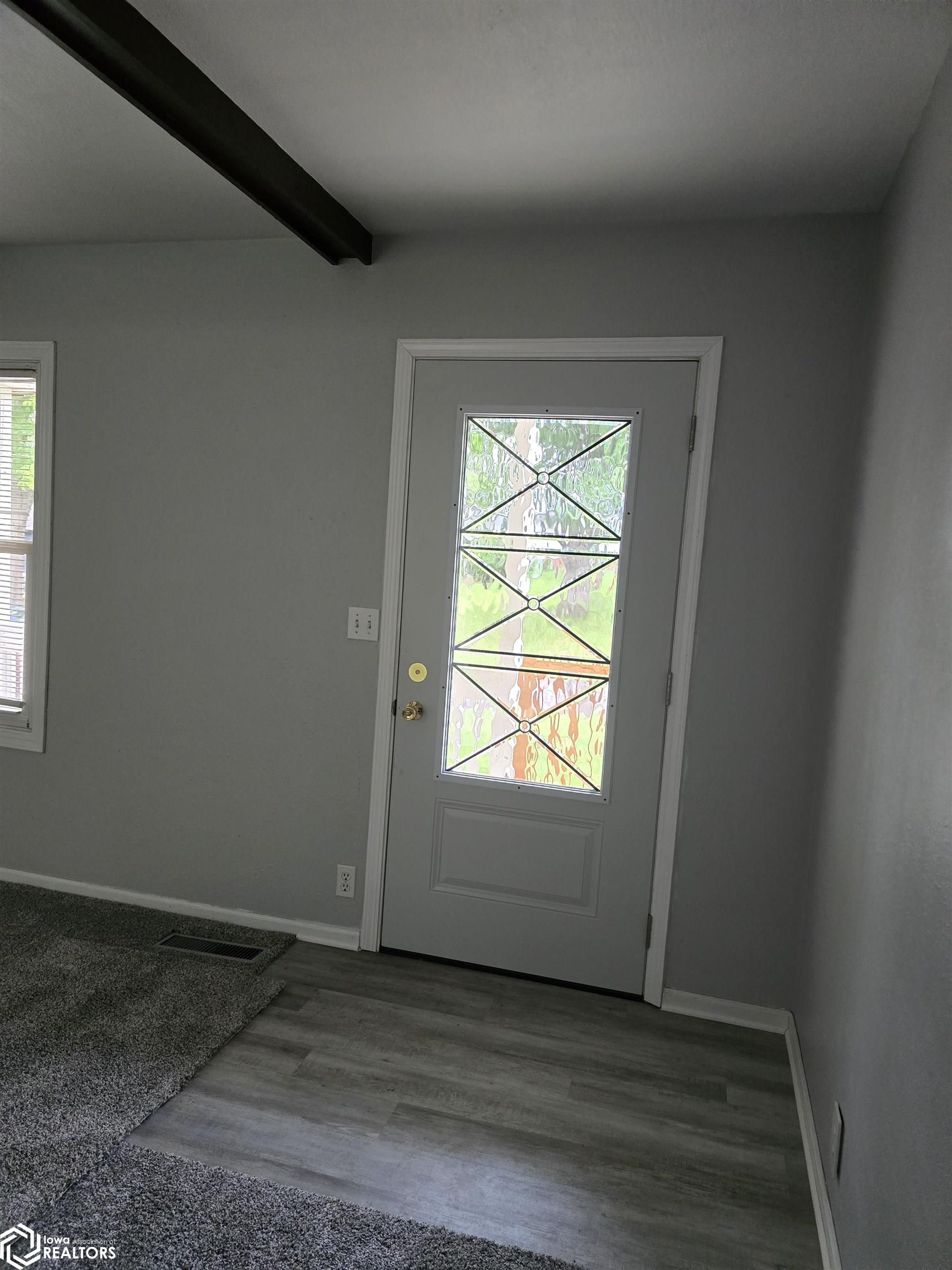 1002 Maywood Drive, Oskaloosa, Iowa image 3