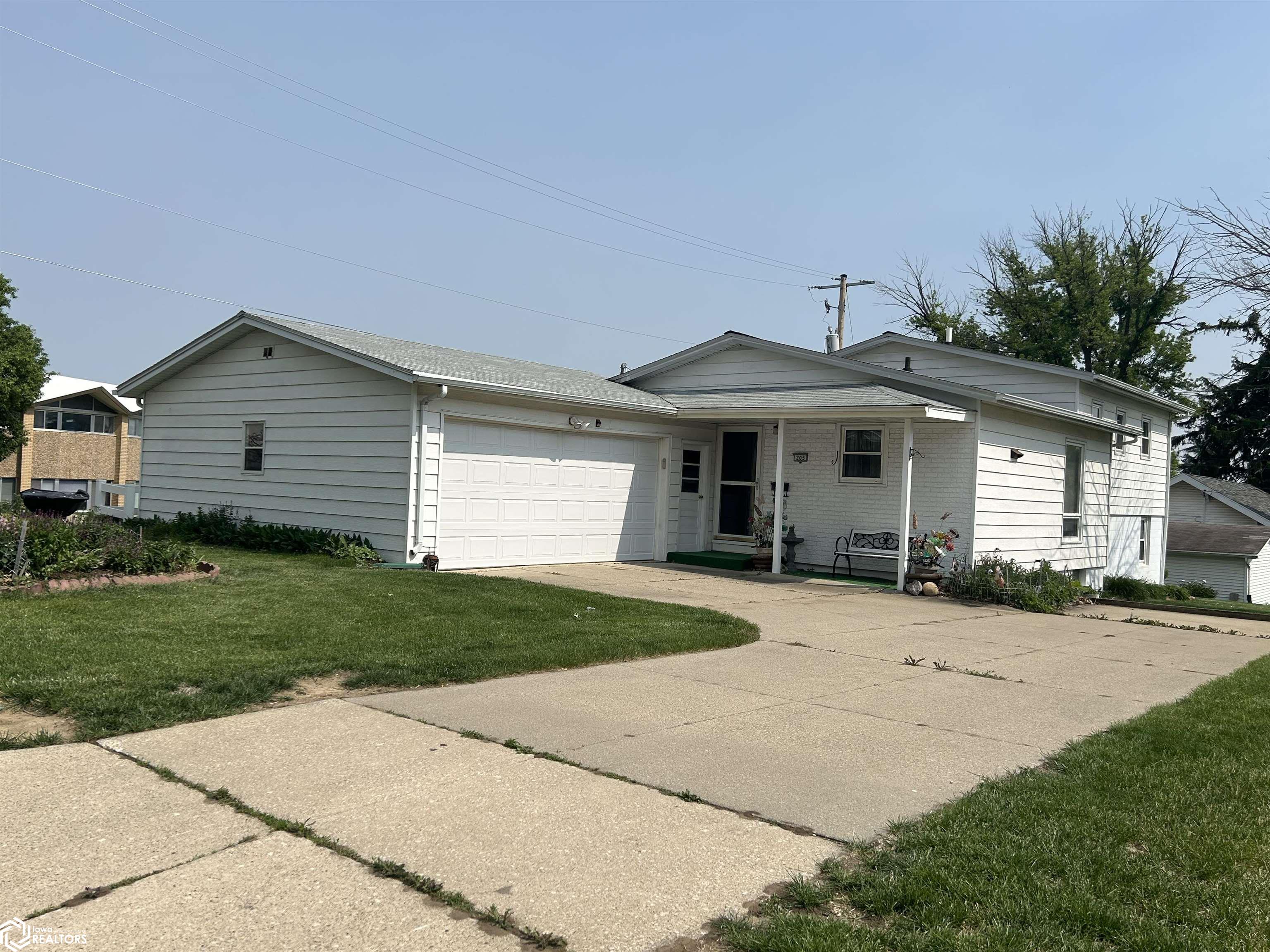 205 Helm Street, Marshalltown, Iowa image 1