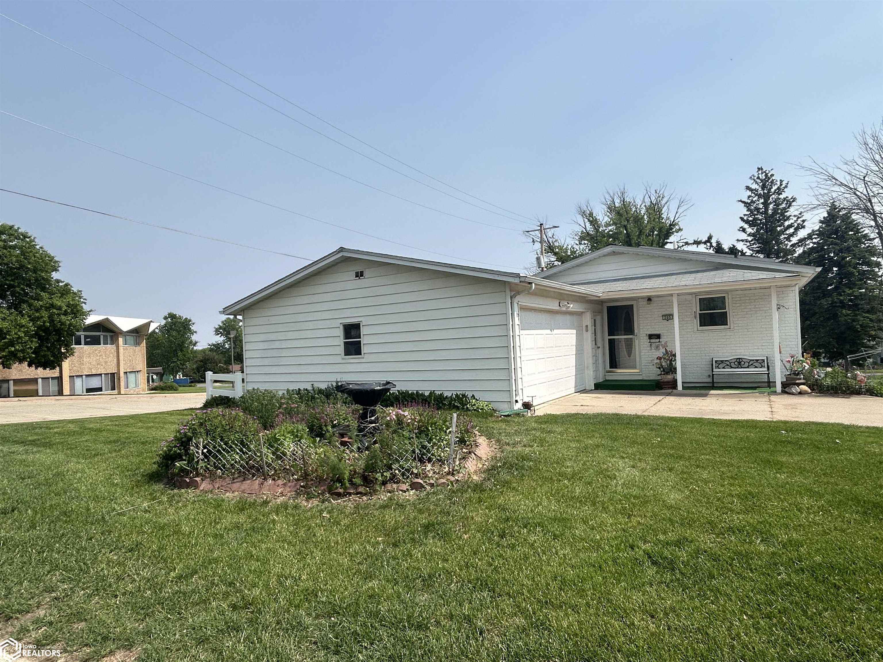 205 Helm Street, Marshalltown, Iowa image 2